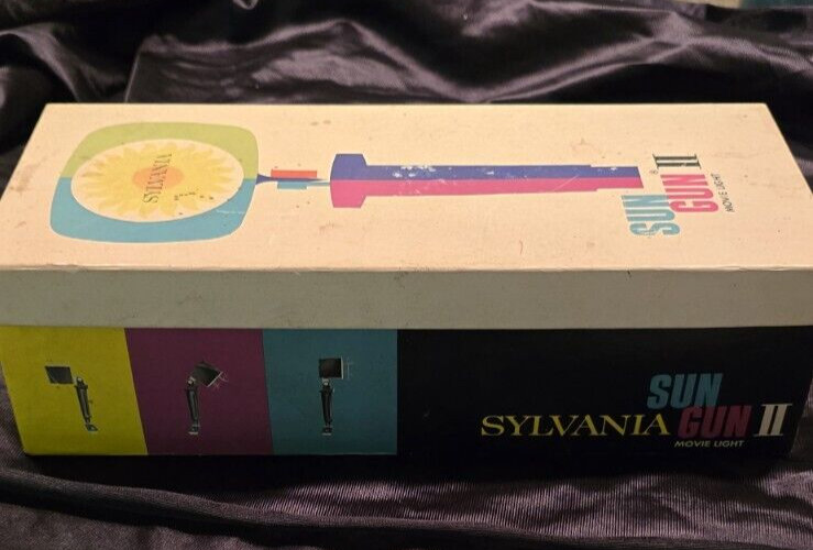 SYLVANIA Vintage Sun Gun II Movie Camera Light Model SG-55 with Original Box