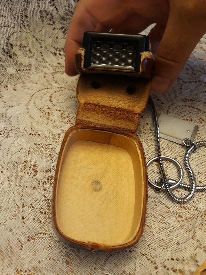 VTG The Argus L3 Lightmeter West Germany Leather Case Chain Palm Size Photograph
