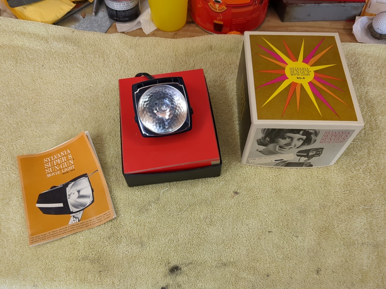 Vintage Sylvania SG-8 Sun Gun Movie Light With Manual open box