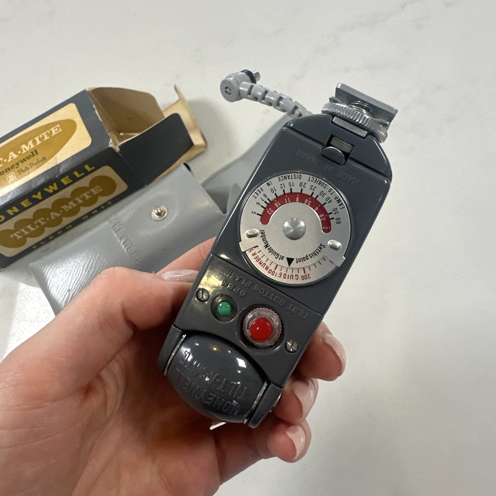 New Old Stock 1965 Honeywell Tilt-A-Mite Flash Unit – Vintage Photography Flash