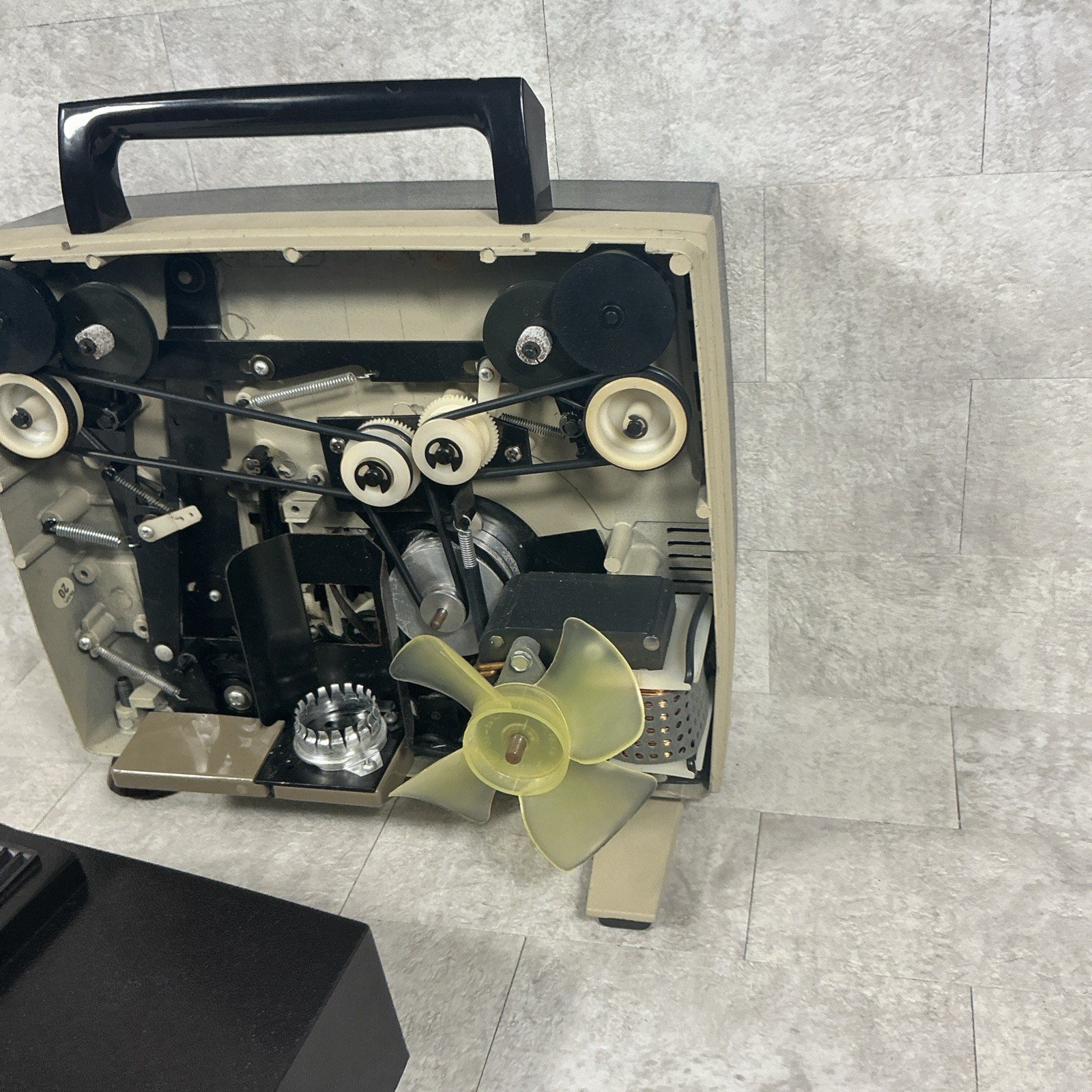 Super 8, EMDEKO Projector.EM-9000, Box & Instructions Tested Working