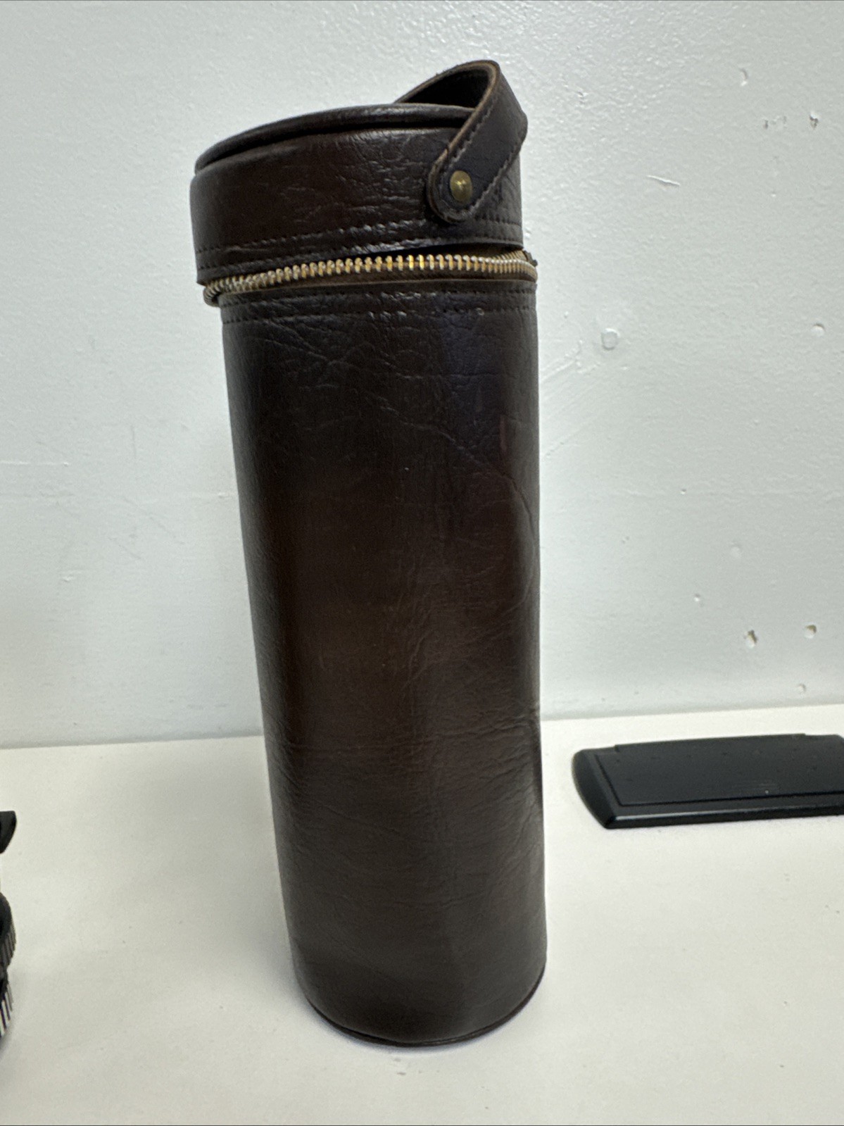 Enna Munchen tele-zoom lens 1:4 85-250mm original leather keeper