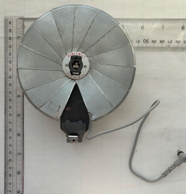 Vintage HONEYWELL TILT-A-MITE Camera Flash Collapsible Fan Style w/ Case