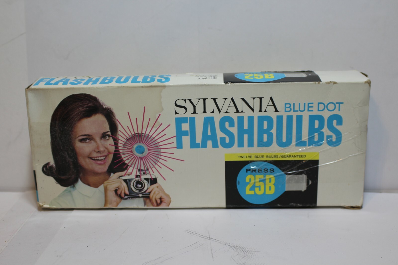 Sylvania Press 25B Blue Dot Flashbulbs Pack of 11 in original box Please read