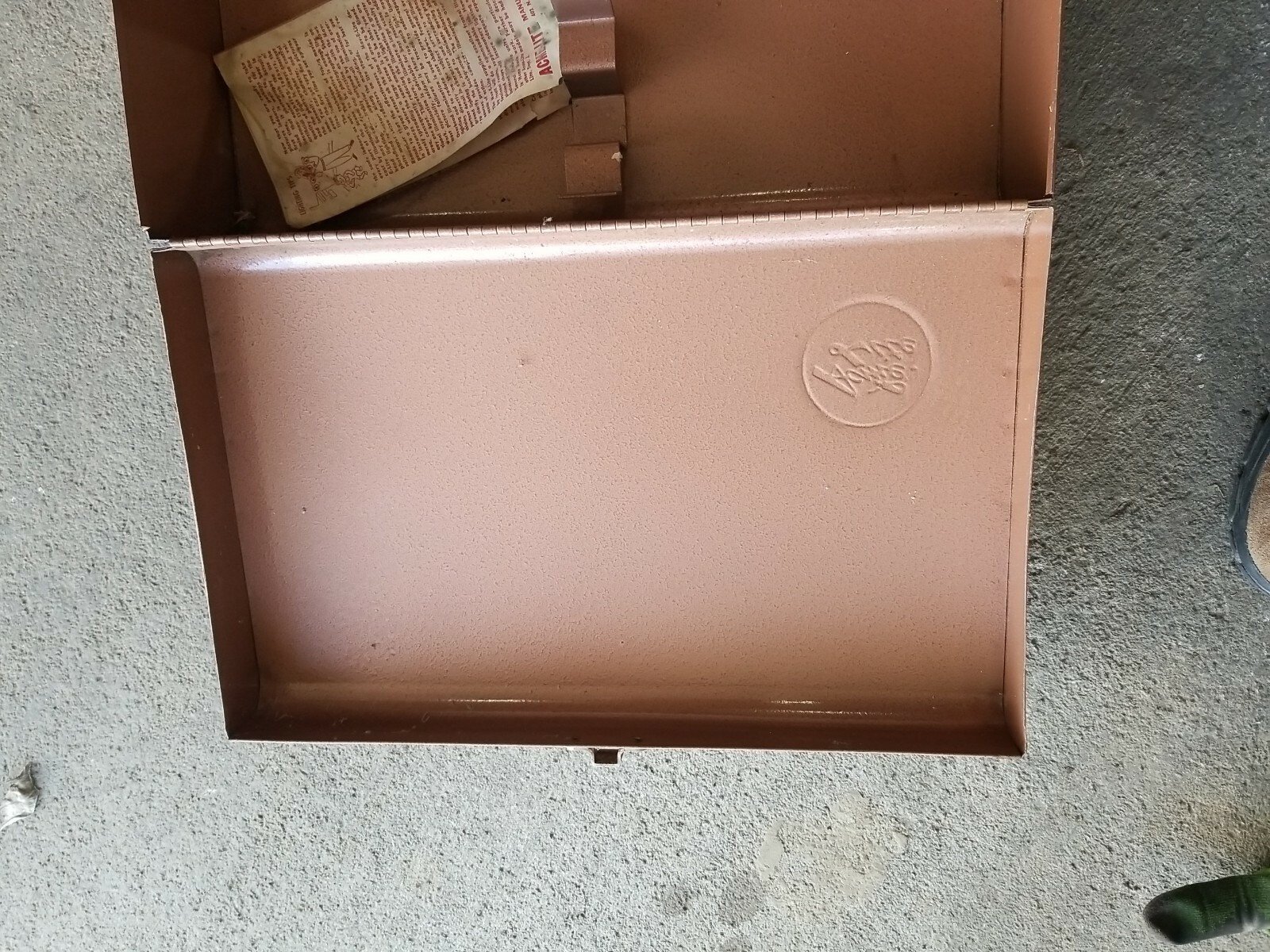 Acme Lite metal carrying storage case