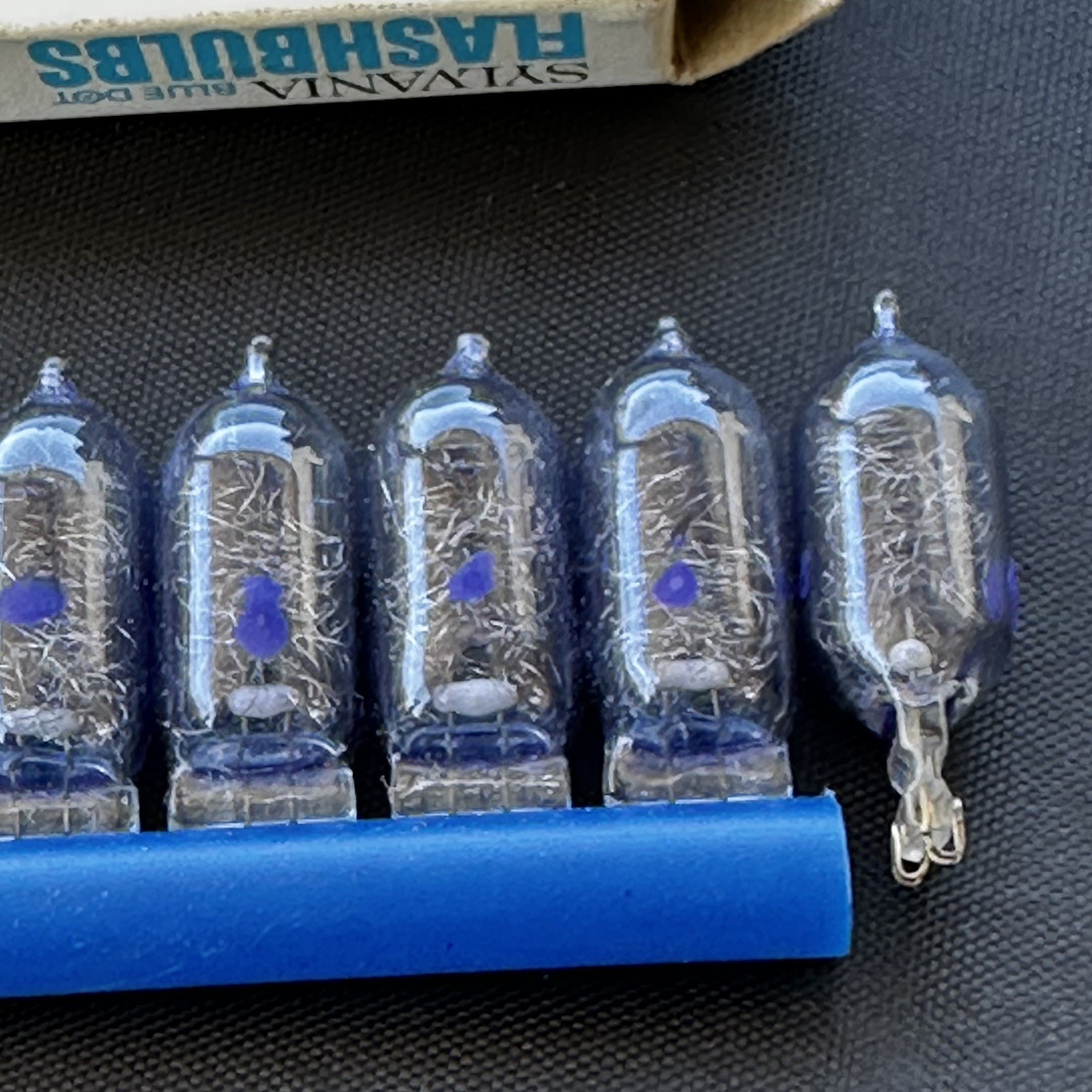(2) Vintage Sylvania GE 5b AG1B Blue Dot Flashbulbs NEW 12 +7 Bulbs Made in USA