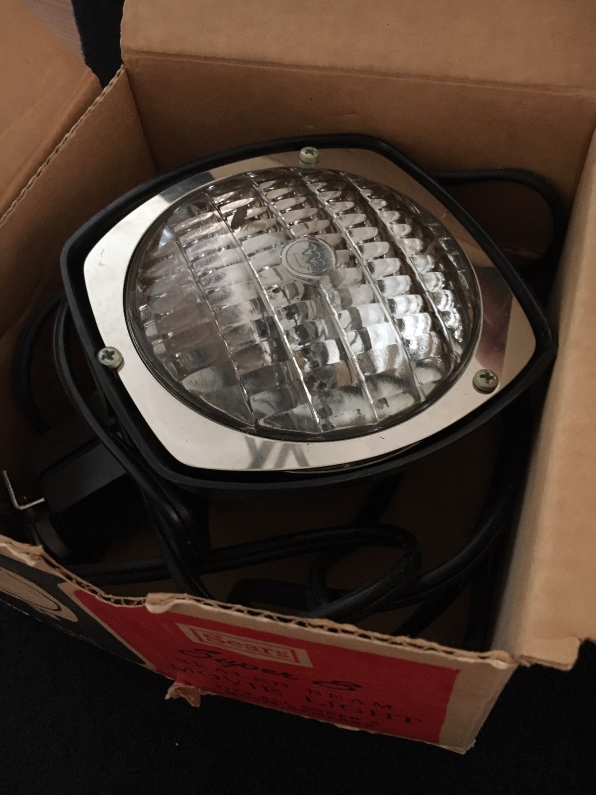 Sears Super 8 Sealed Beam Movie Light – 650 Watts model 8846 – In Original Box