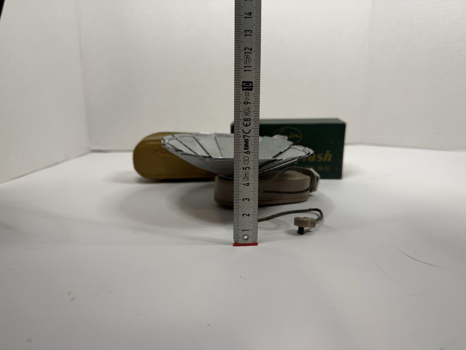 Vintage Lyon Pocket Flash Type B.C. No Battery Has Original Capacitor
