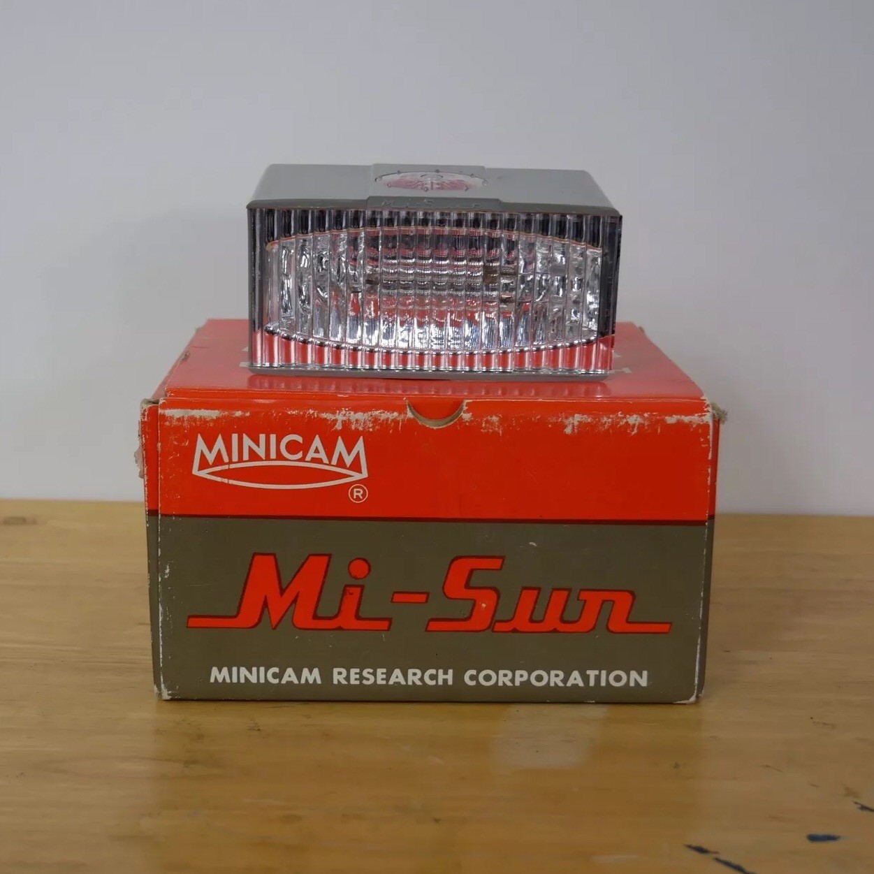 Vintage MiniCam Electronic Flash Mi-Sun Camera Flash AC Adapter Battery Case