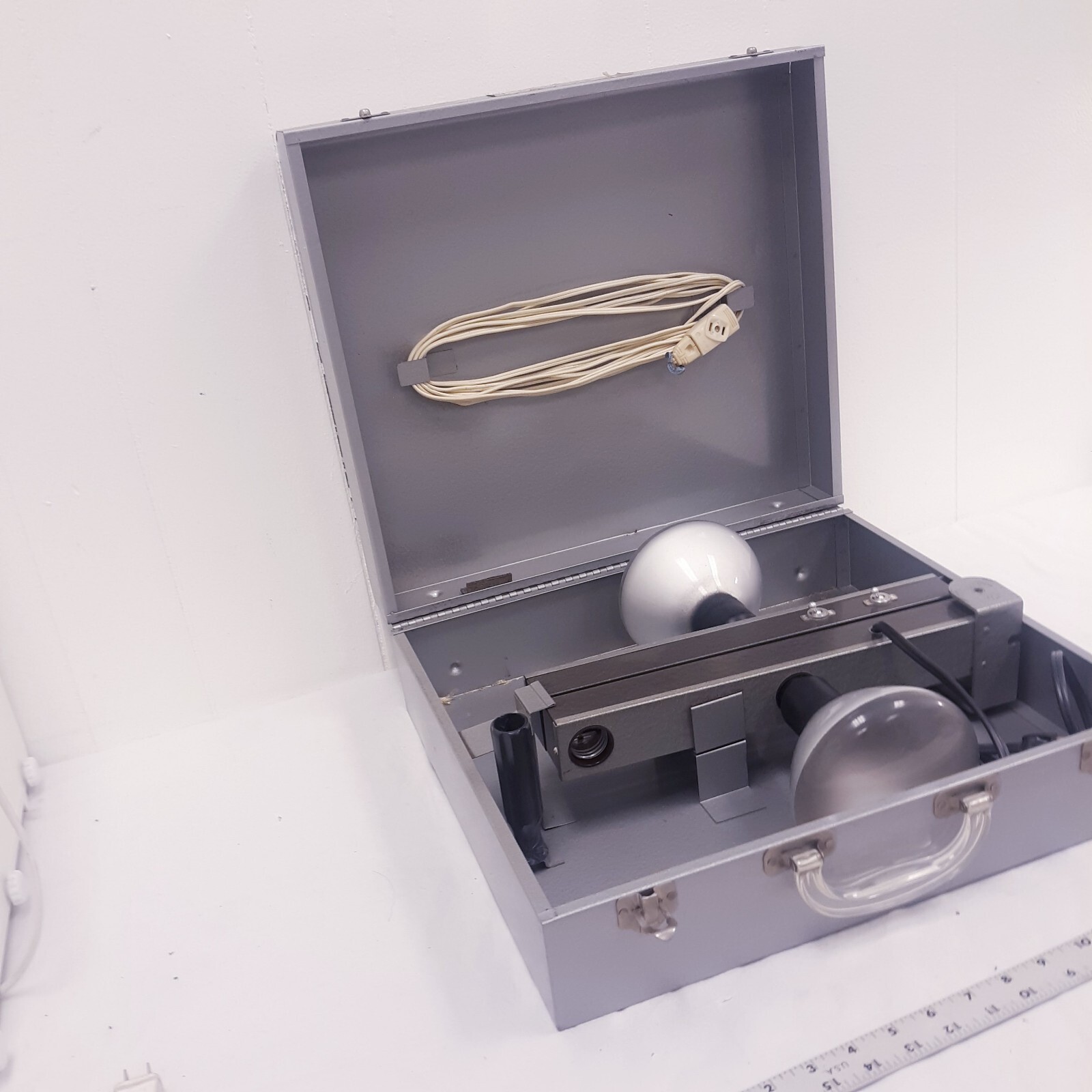 SURE TAKE PLF-4 POWELITE FOLDING PORTABLE CAMERA LIGHT SYSTEM VINTAGE W/ CASE
