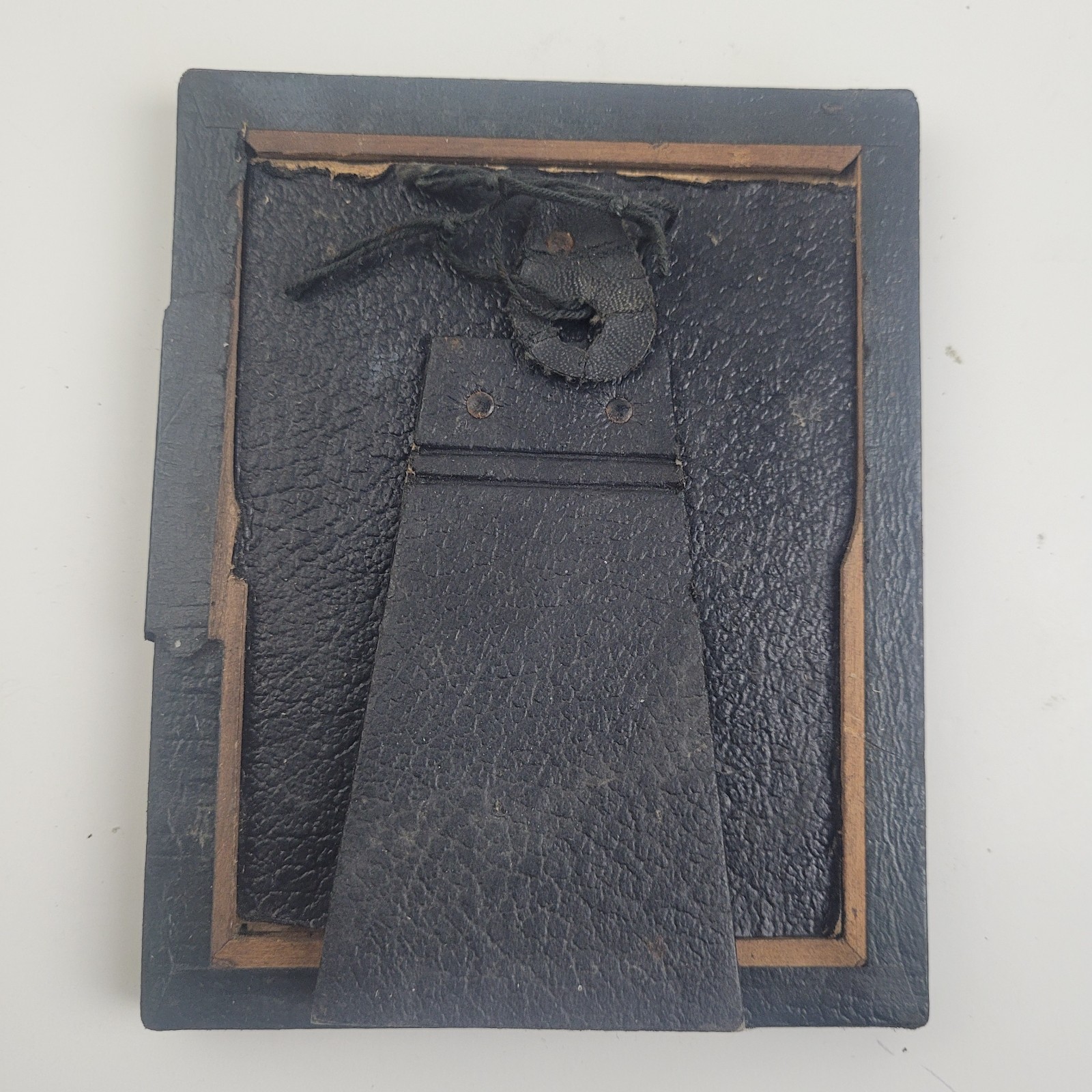 Vintage leather covered frame for 3 1/4″ x 5 1/2″ + Antique Photo