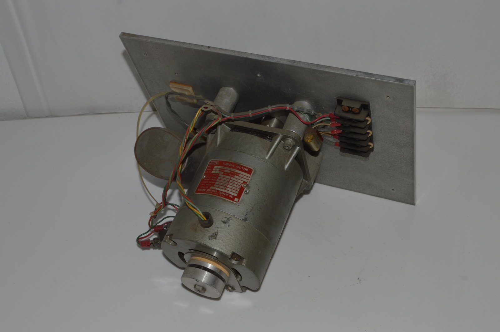 *TC* ELINCO TORQUE MOTOR TYPE GJRNXD-1119-6D5 – VINTAGE FILM REWINDER (TGS25)