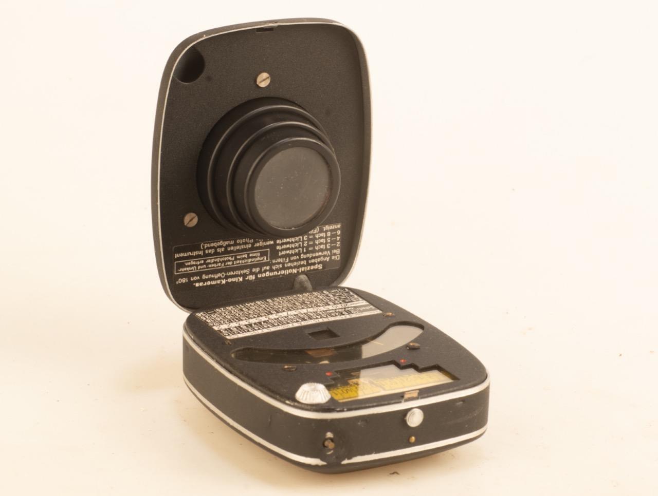THE BERTRAM “STANDARD” LIGHTMETER – BOX, LEATHER CASE & PAPERS C1950 REF:9678V