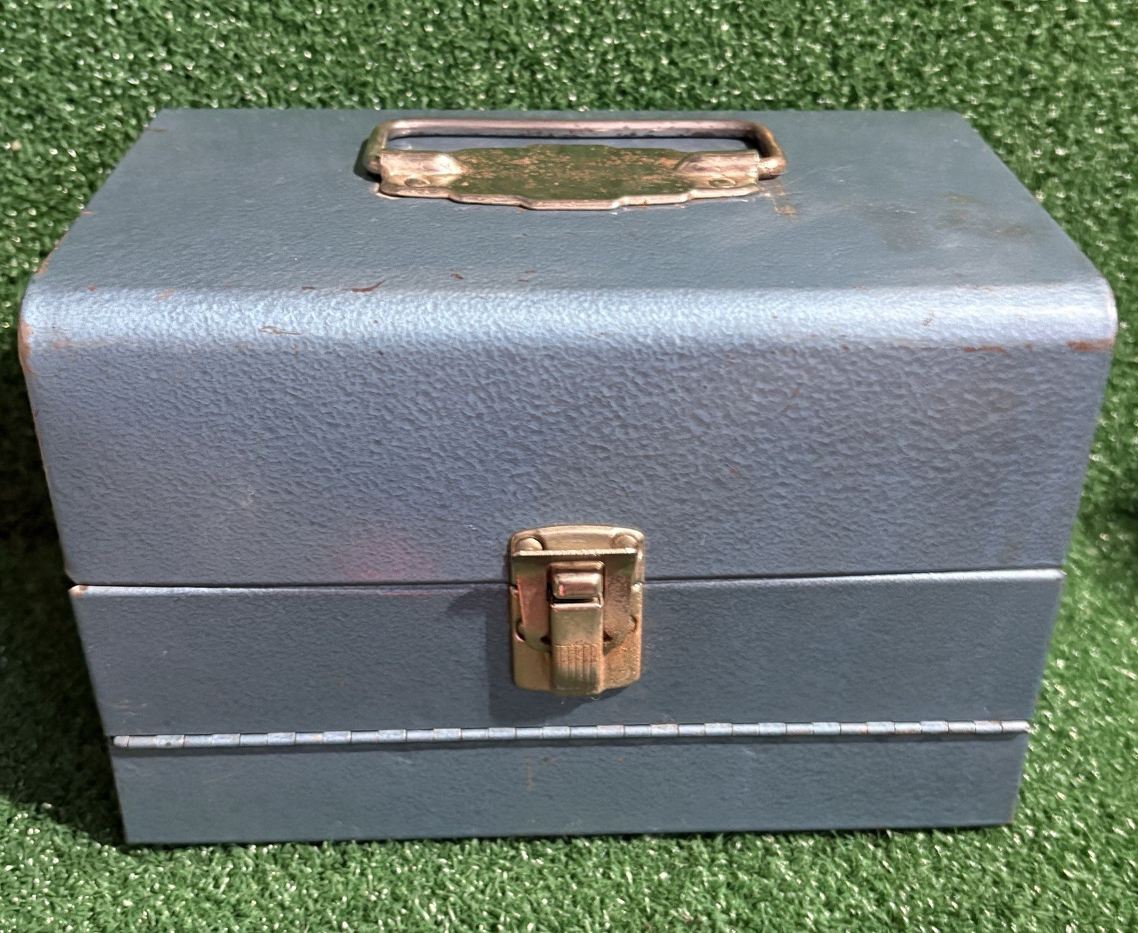 Vintage Metal Movie Reels CARRYING CASE for 5” 8mm Film Reel Canisters