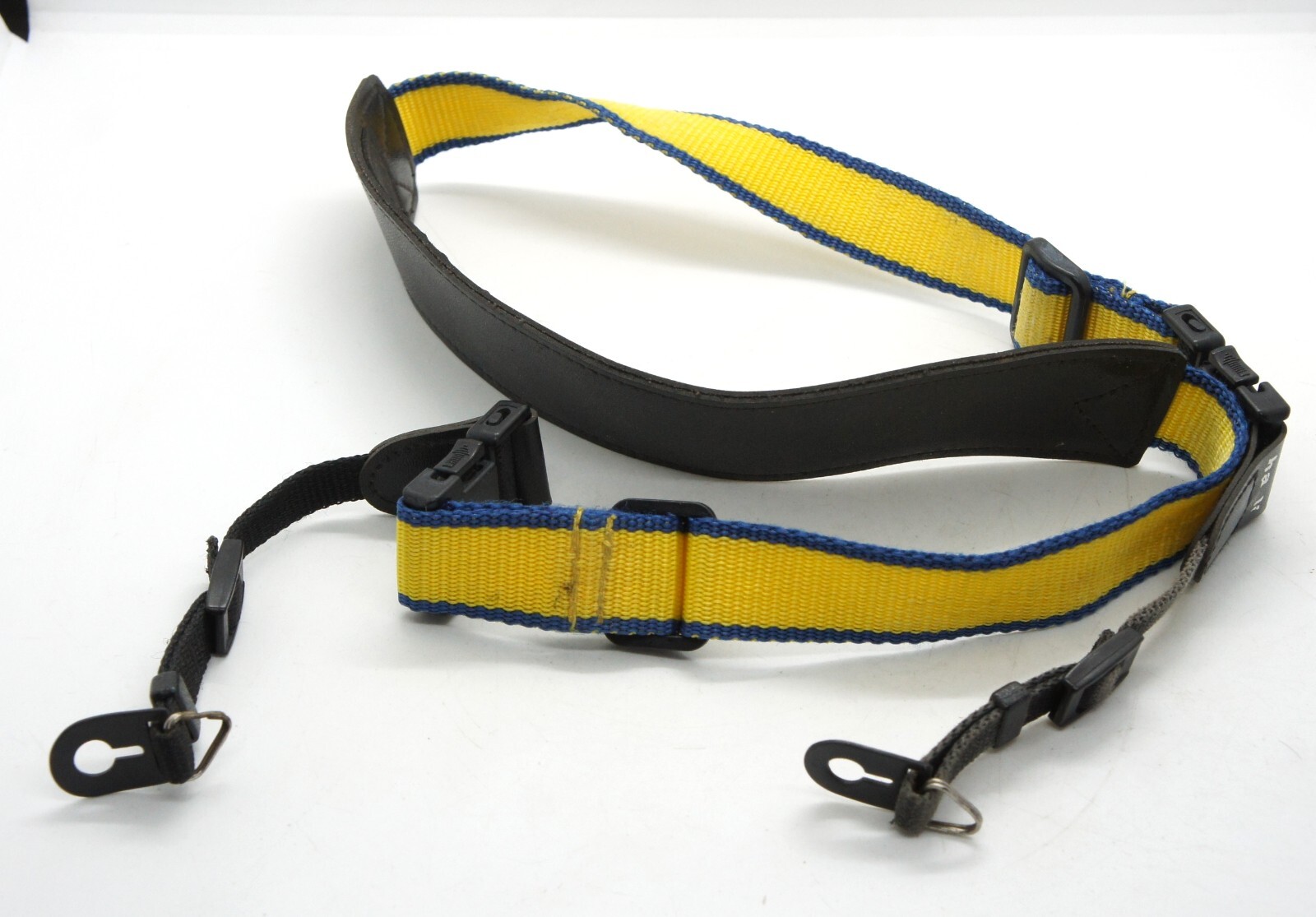 Hama Camera Neck Shoulder Strap 2 Different camera locks