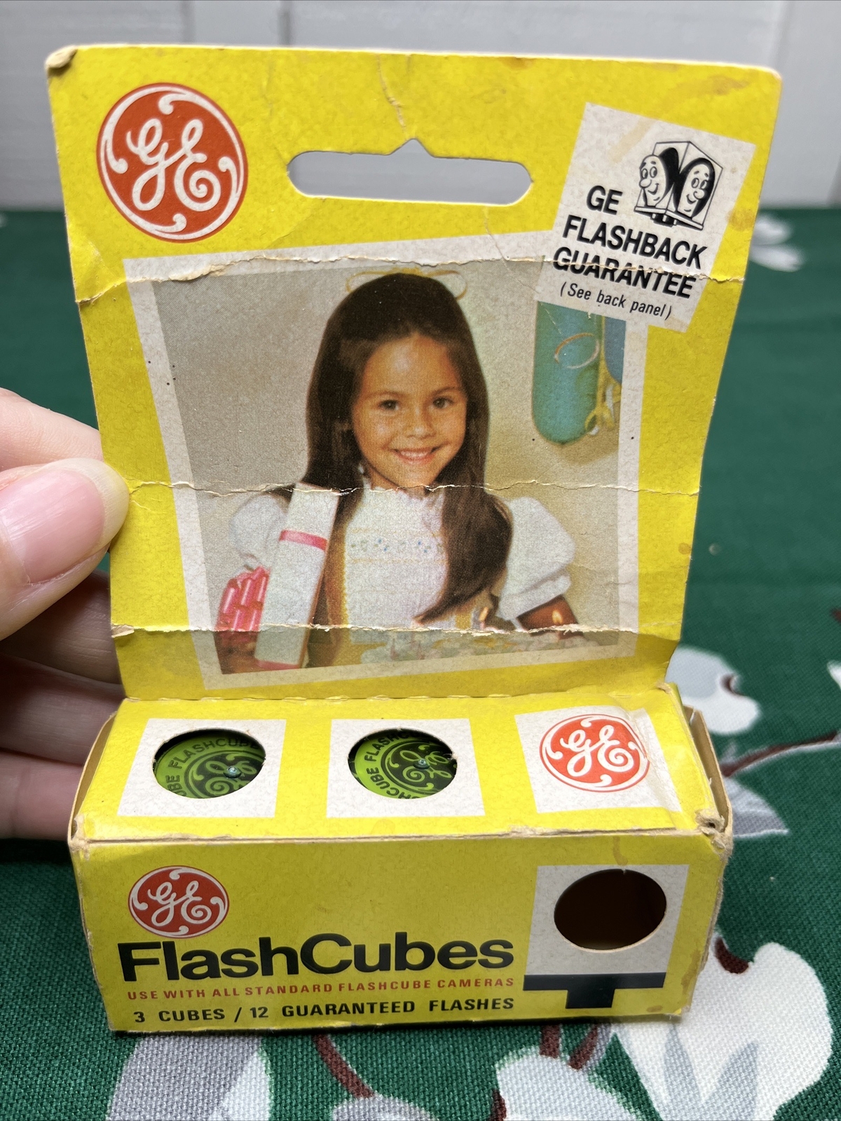 GE General Electric Vintage Camera FLASH CUBES Original Box & 2 Cubes Unknown Co