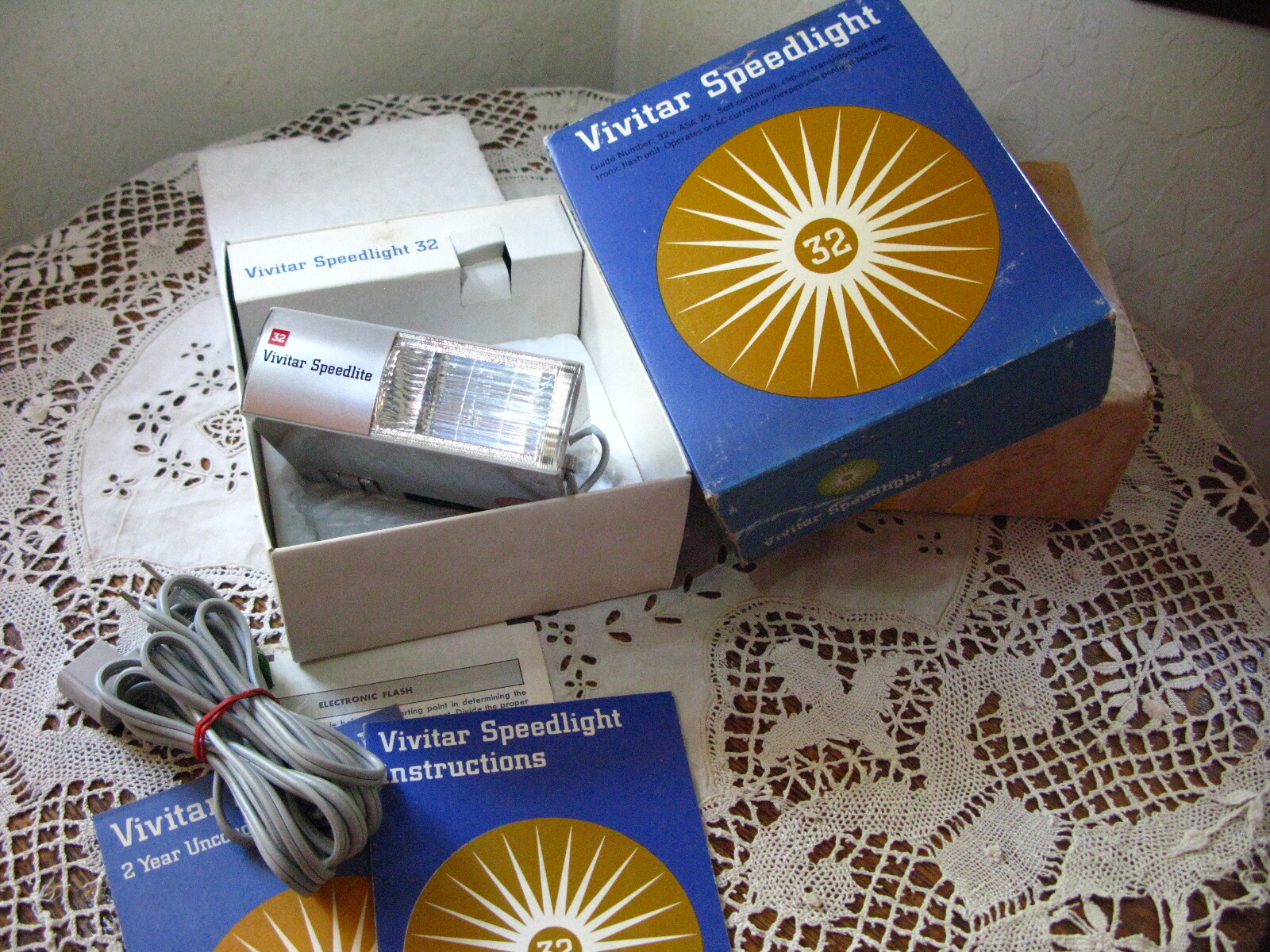 Vintage Vivitar Speedlight 32 Electronic Flash Unit Complete Untested w BoxJapan