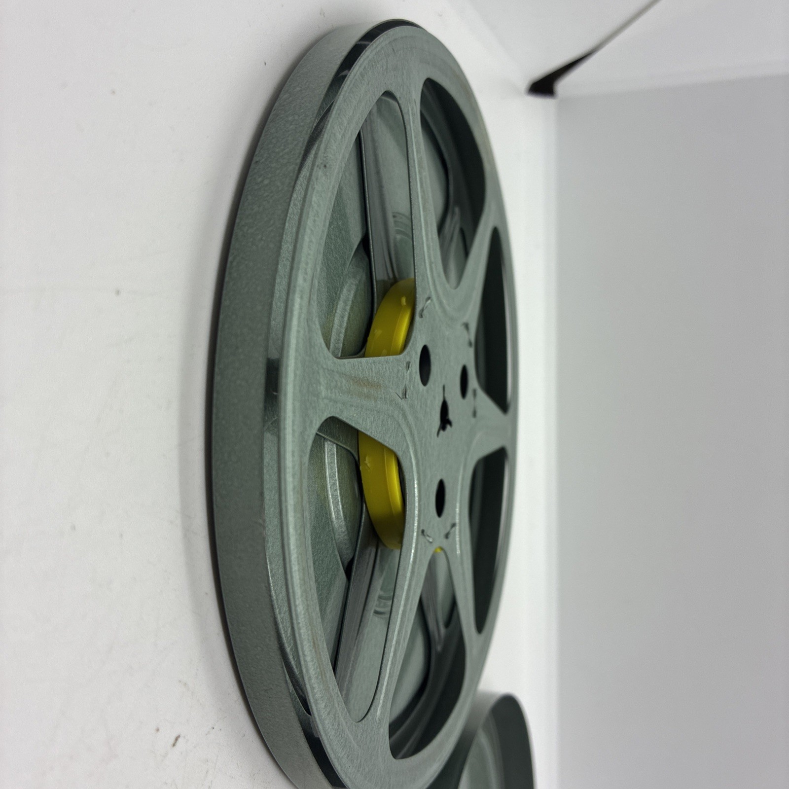 Vtg Lot Of 2 Metal Canisters & 1 Reel 7″ Super 8 8mm Green