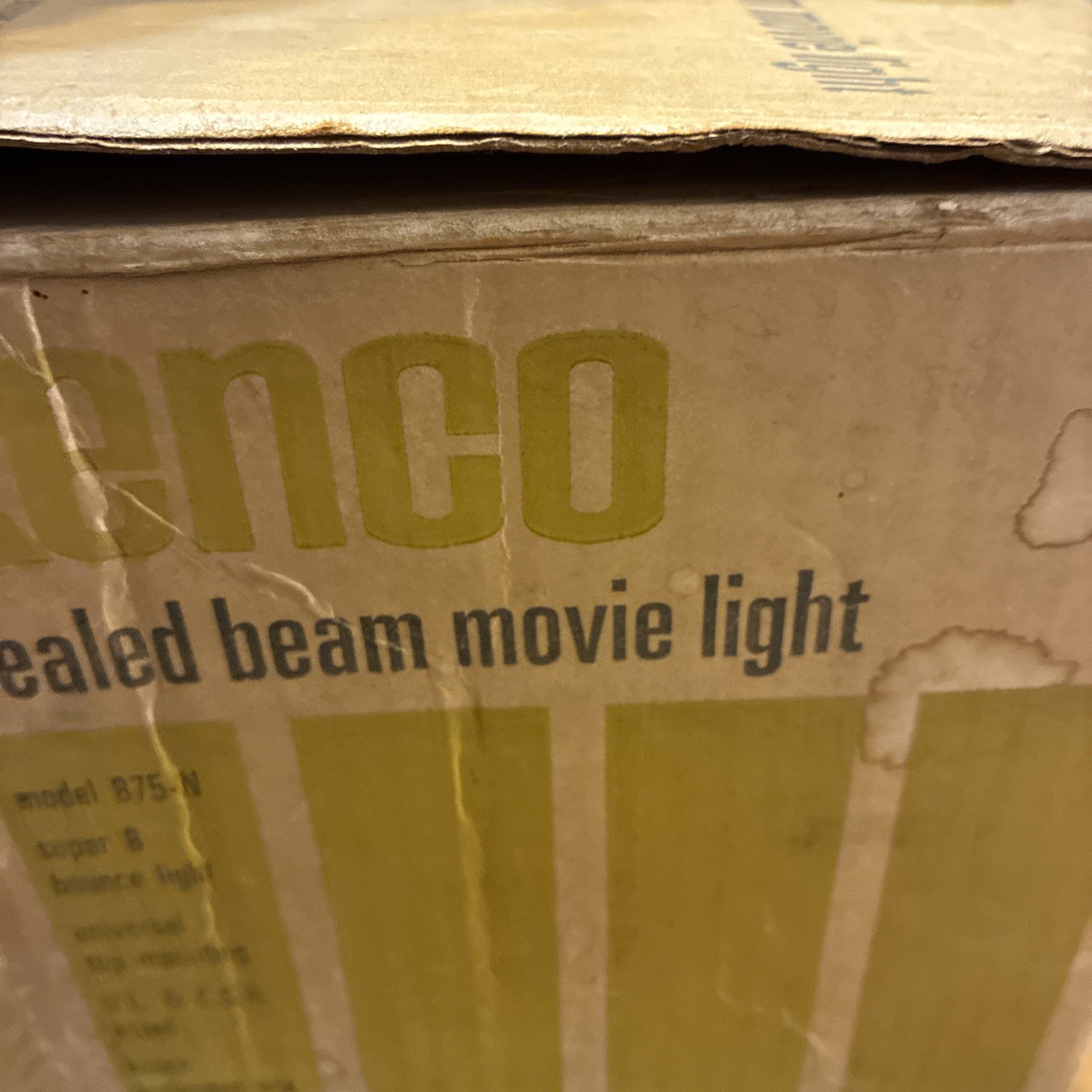 VINTAGE KENCO SUPER 8 SEALED BEAM MOVIE LIGHT MODEL 875-N UNIVERSAL TOP MOUNT