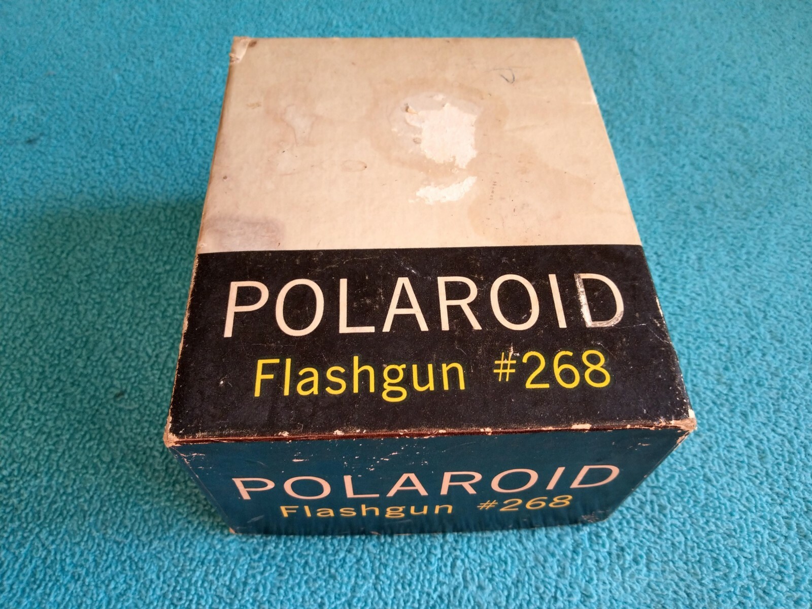 Vintage Camera Polaroid Flashgun Model #268 With Original Box and Bulbs.