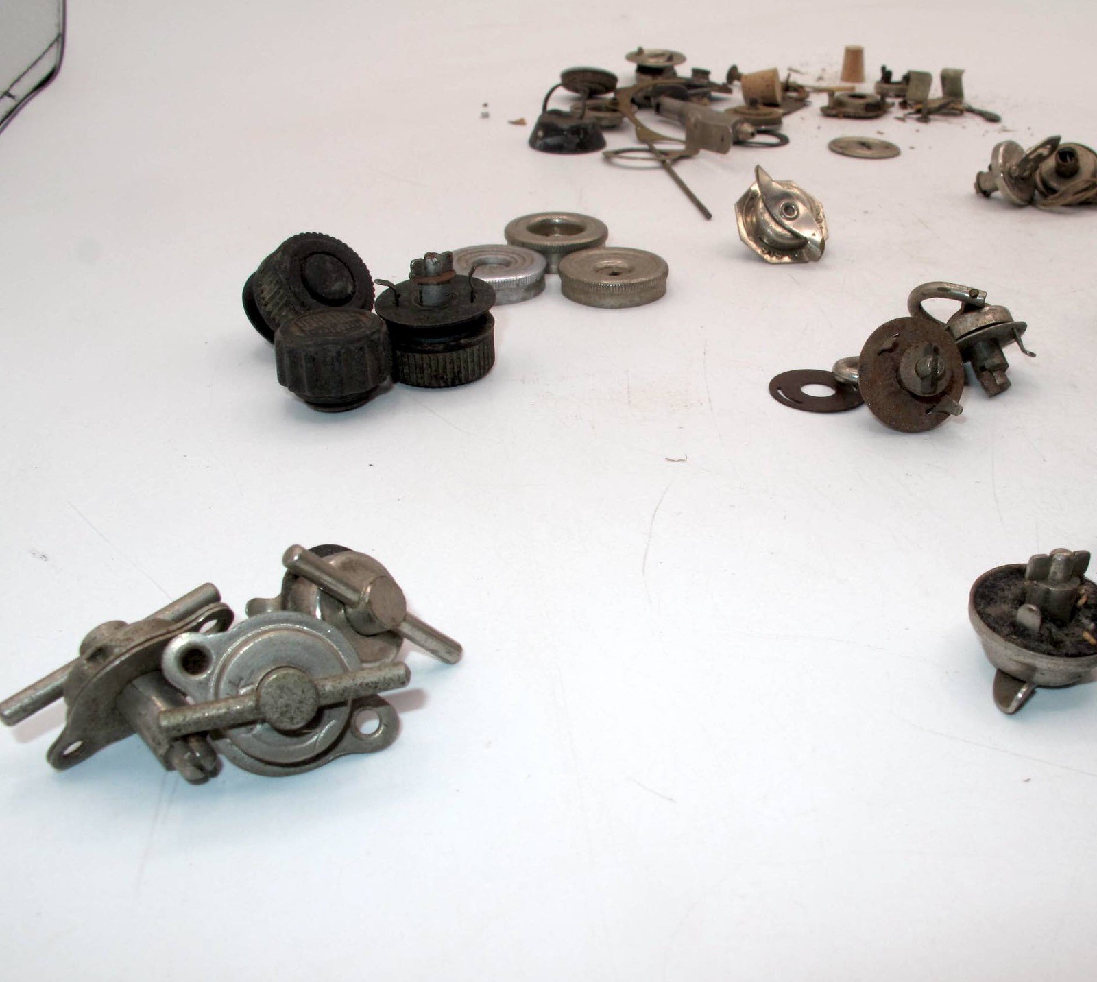 *VINTAGE* MISCELLANEOUS CAMERA PARTS-KODAK-AGFA-WINDERS-1-SHUTTER, -LOOK