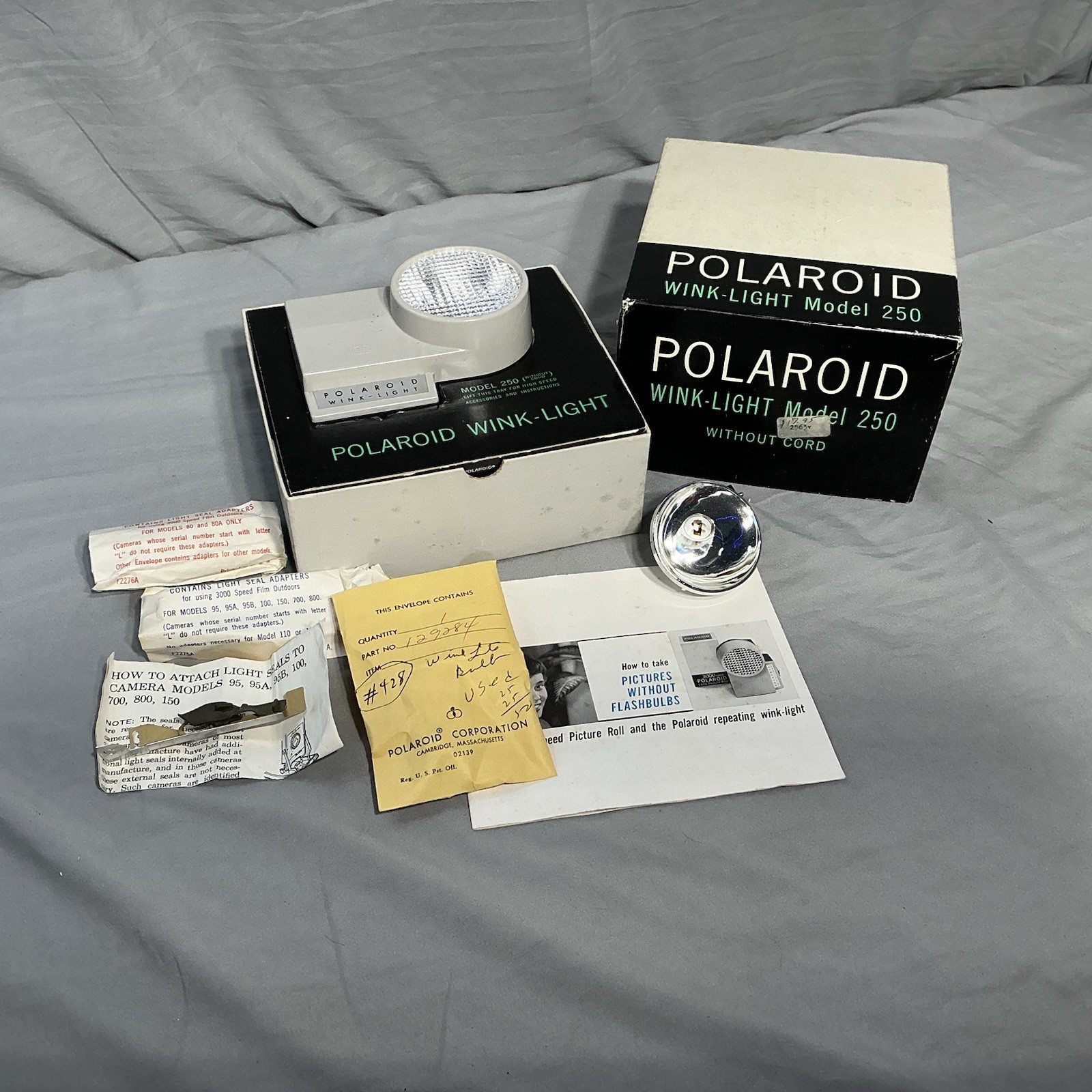 Vintage Polaroid Wink-Light Model 250 Flash w/ Original Box & Instructions