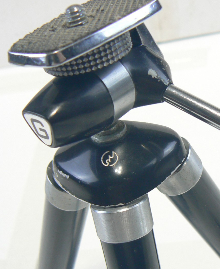 G 6137 Compact Telescoping Tripod Made in Japan Vintage 8″ – 46″