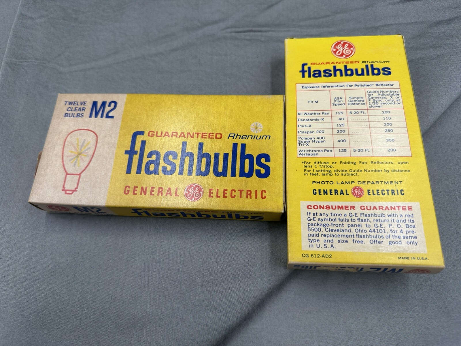 Vintage 2 Boxes Of 12 General Electric Clear M2 Camera Flashbulbs GE Made In USA