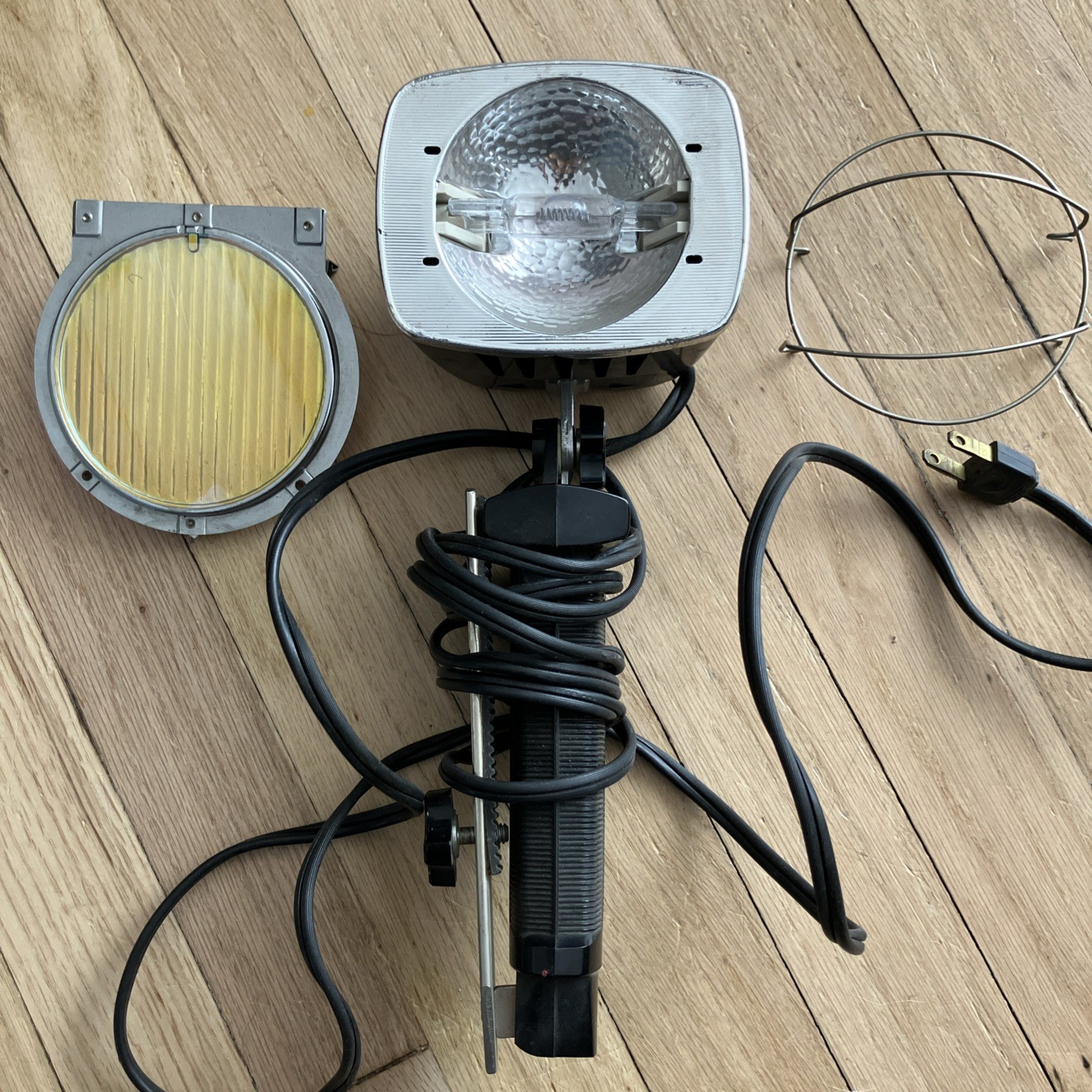 Sylvania Sun Gun II Movie Light Vintage 1960s Lightning SG-55