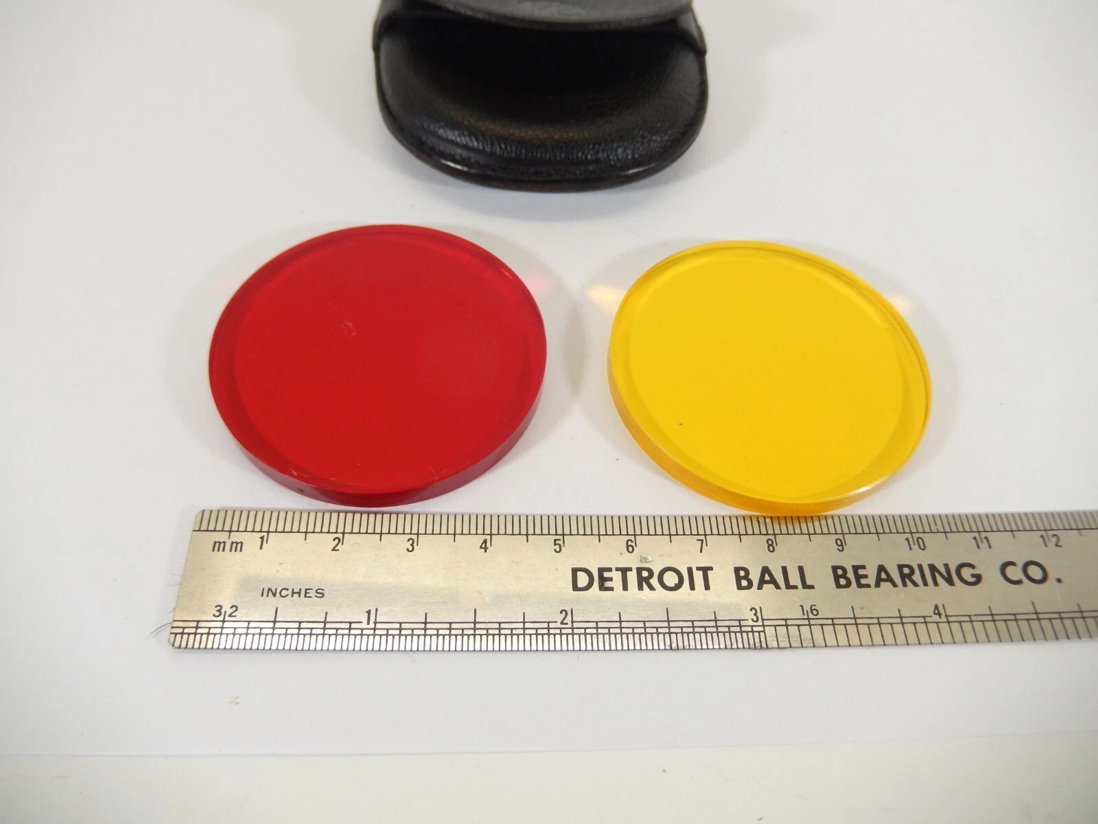 VINTAGE OMAG SERIES VII 50MM RED & YELLOW GLASS DROP-IN FILTERS & CASE