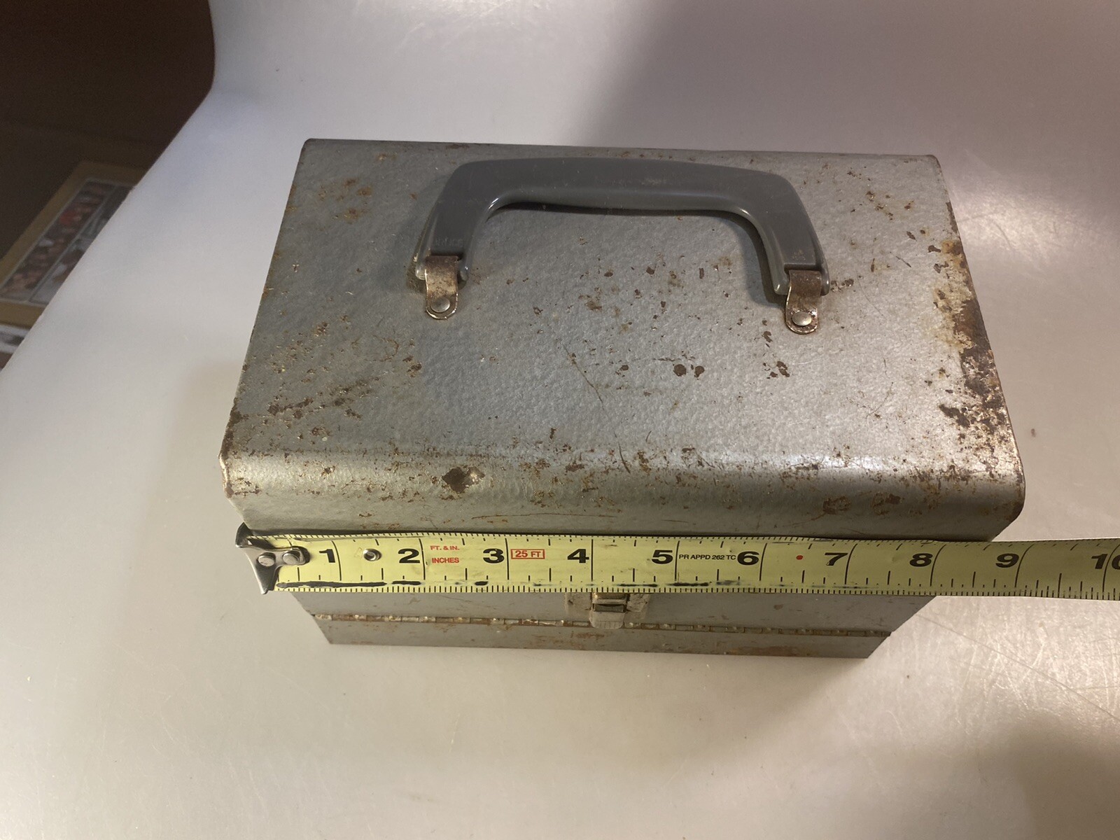 Vintage Reel To Reel Metal Storage Box W/ 6 Empty Metal Reel Cases