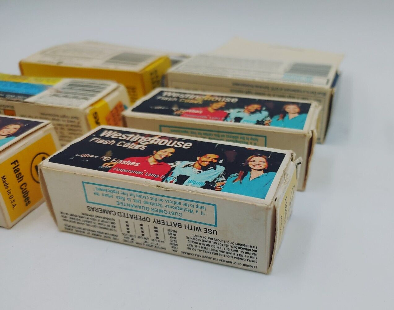 Vintage Lot 1 Sylvania, 1 sylvania blue dot, 1 GE, 3 Westinghouse Flashcubes