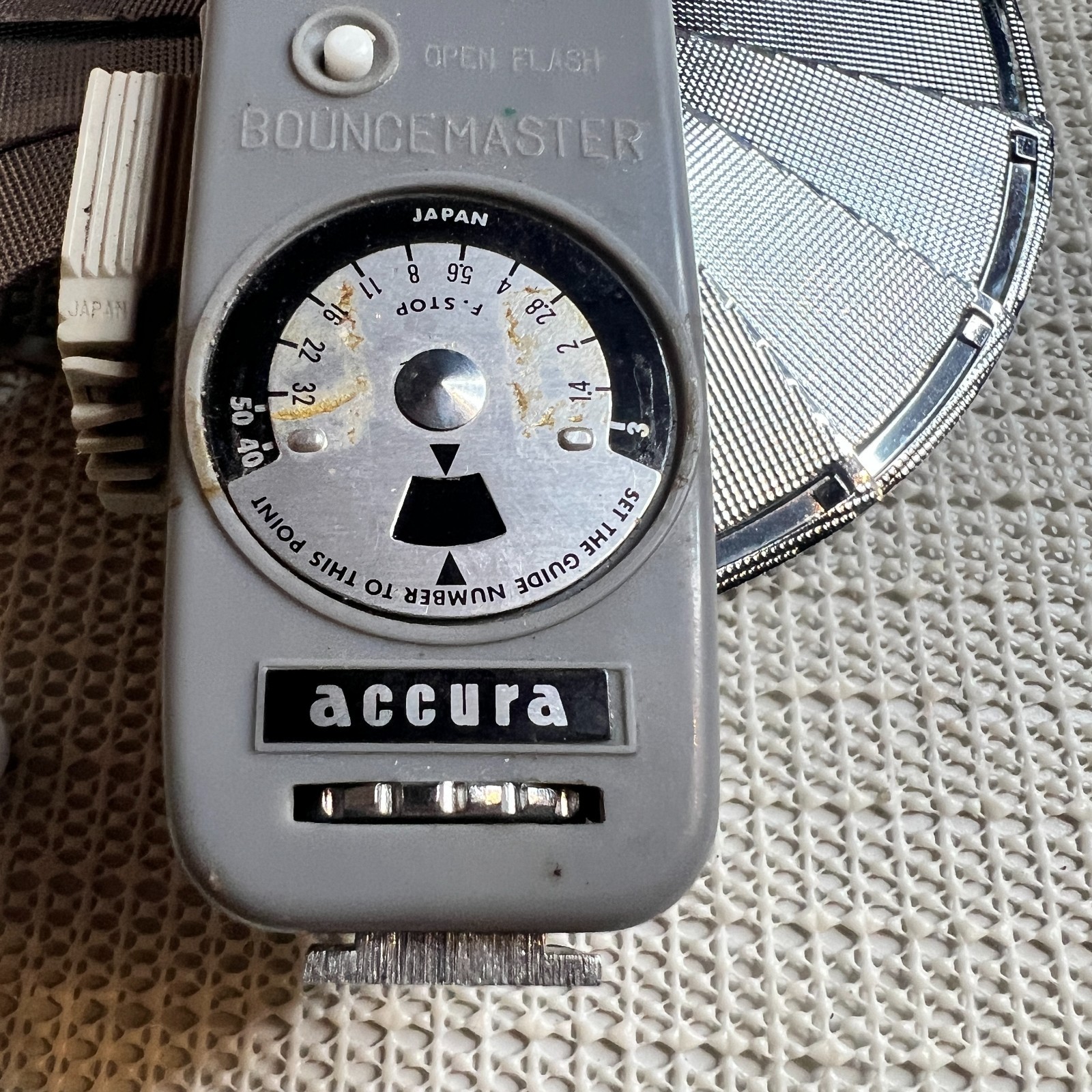 Vintage Accura Bouncemaster Camera Flash w/ Reflector Made in Japan Photography
