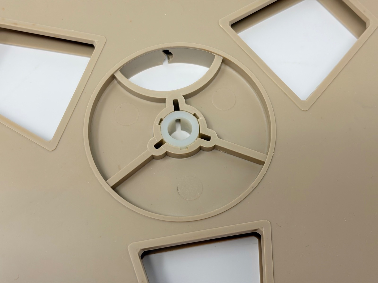 Vintage Dual 8mm Super 8mm Film Reel 400 Ft w/ Adapter Hub & Case 7 Inch Spool