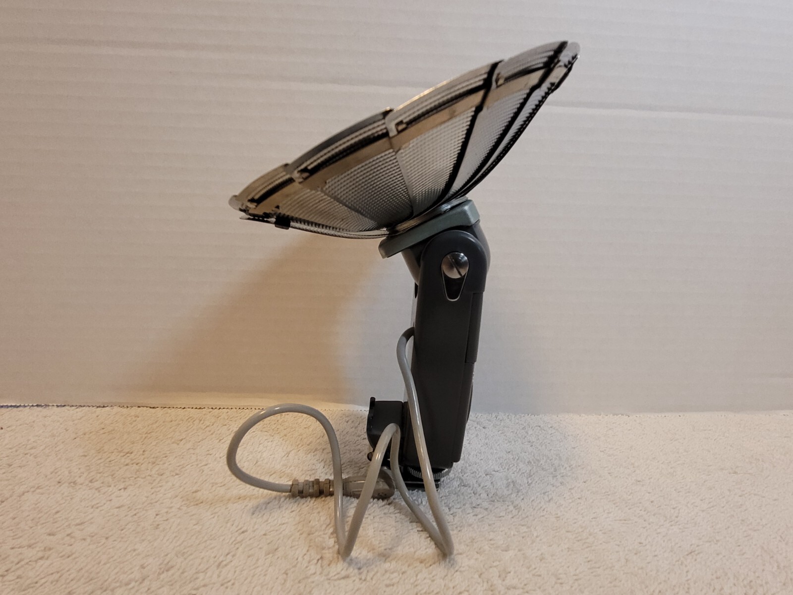 VTG Honeywell Tilt-A-Mite Camera Collapsible Fan Style Flash Unit Japan UNTESTED