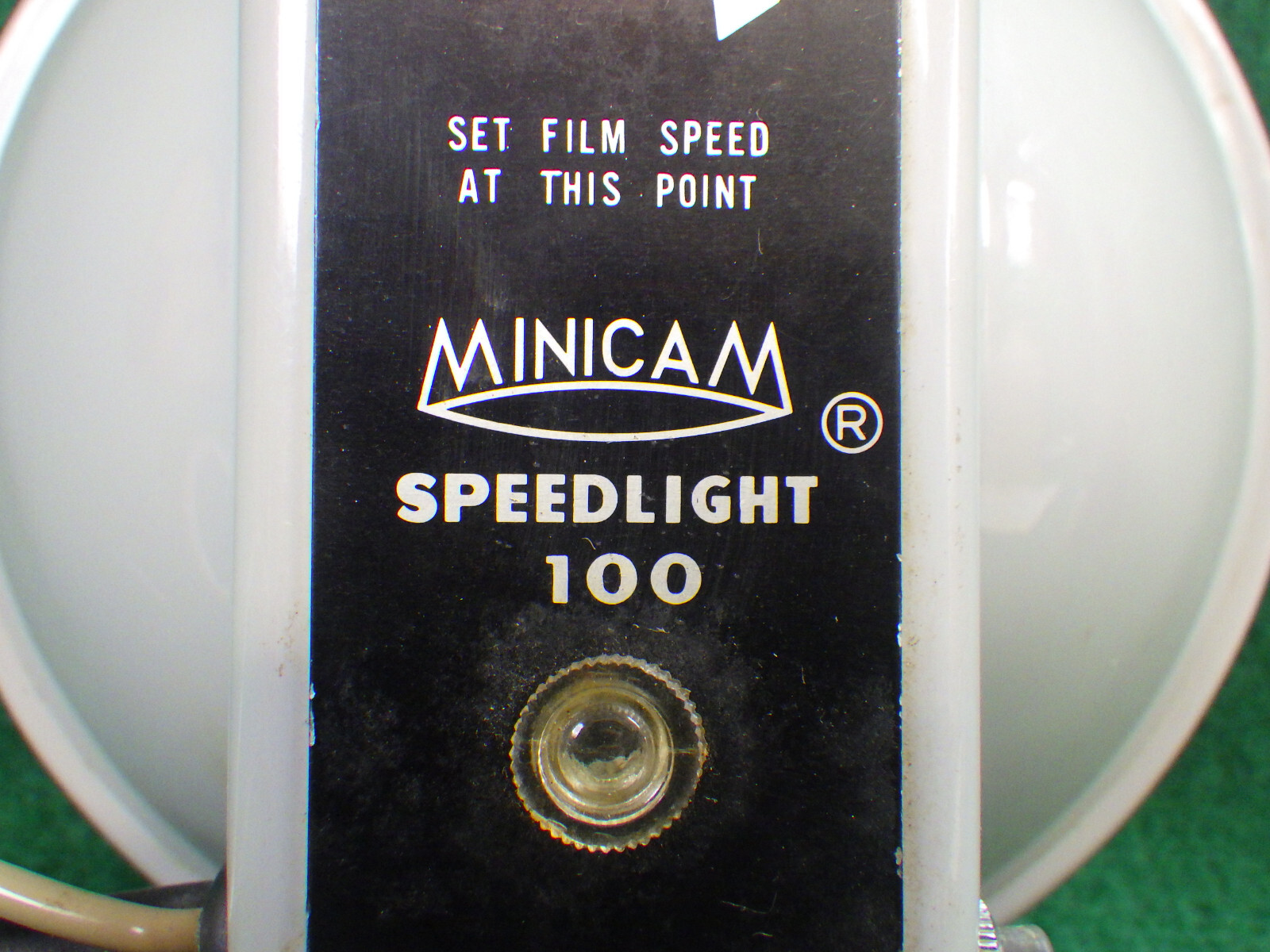 Vintage Minicam Speedlight 100 camera strobe/flash PARTS 5″ dia 1970s