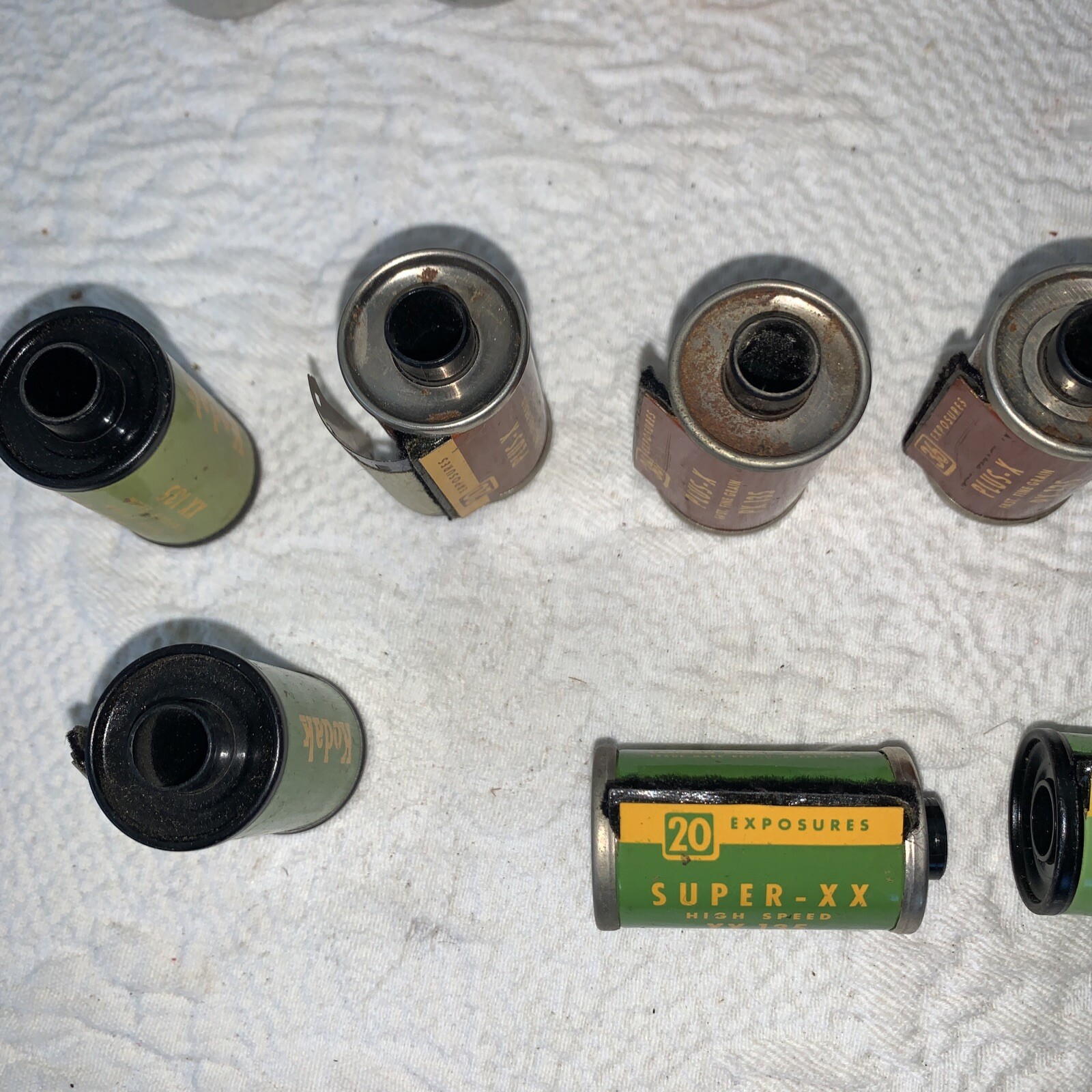 Vintage Metal 35mm Embossed Film Canisters w Lids Kodak + Film Roll Mixed Lot 18