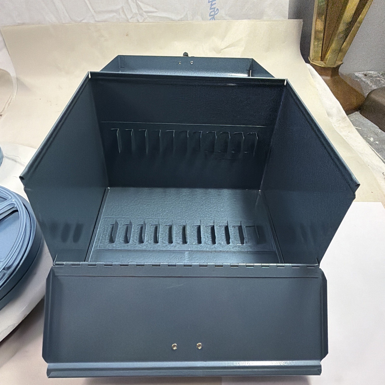 Logan Deluxe 8MM Film Chest With 3 Reels & Storage Case Metal Vintage