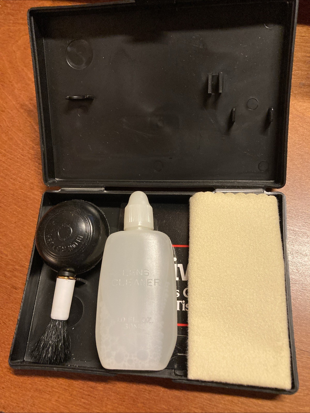 Vivitar Camera Lens Cleaning Kit in Case