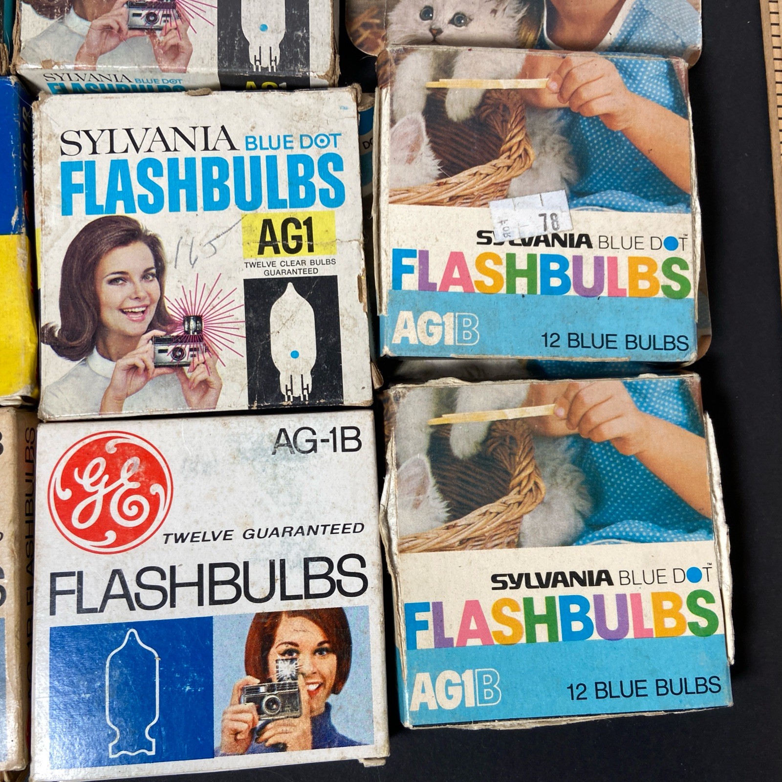 Lot Of Vtg AG1B Flash Bulbs Retro Photography Polaroid Kodak Blue + White