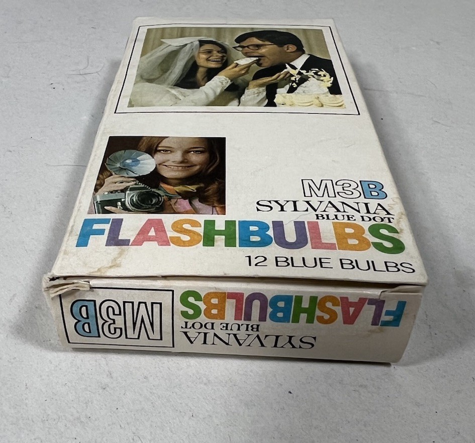 Sylvania Blue Dot Flash Bulbs flashbulbs M3B Twelve Blue Bulbs New.