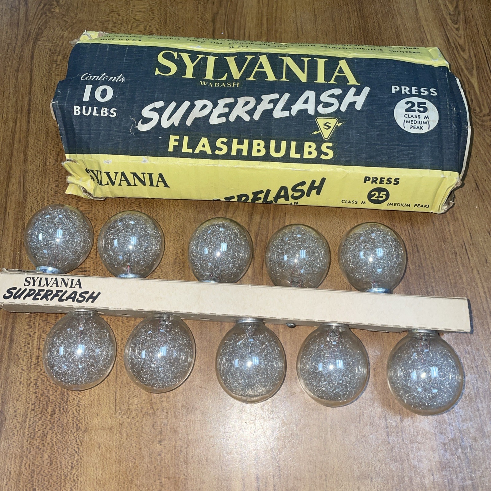 VTG Sylvania Superflash Flashbulbs Clear 10 New Bulbs New Old Stock Item
