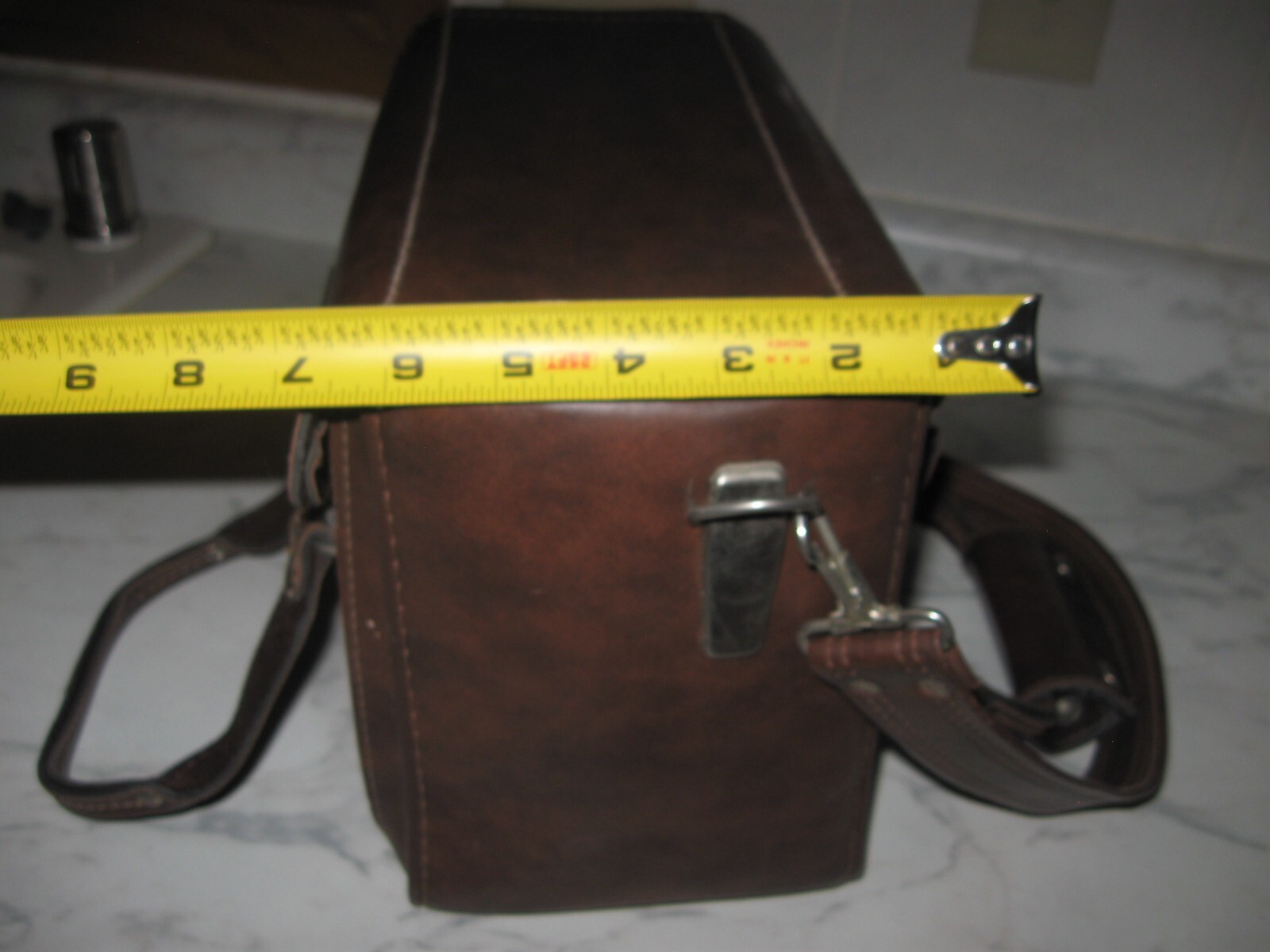 Vintage 11″ x 9″ x 7″ – Brown Leather Camera Bag / Case – With Strap doctor