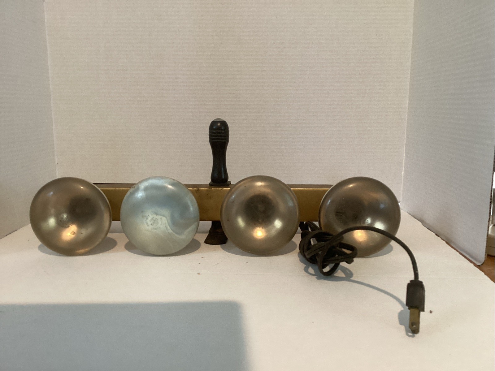 Vintage New York 4-bulb Movie Bar Photography Floodlight. WORKS