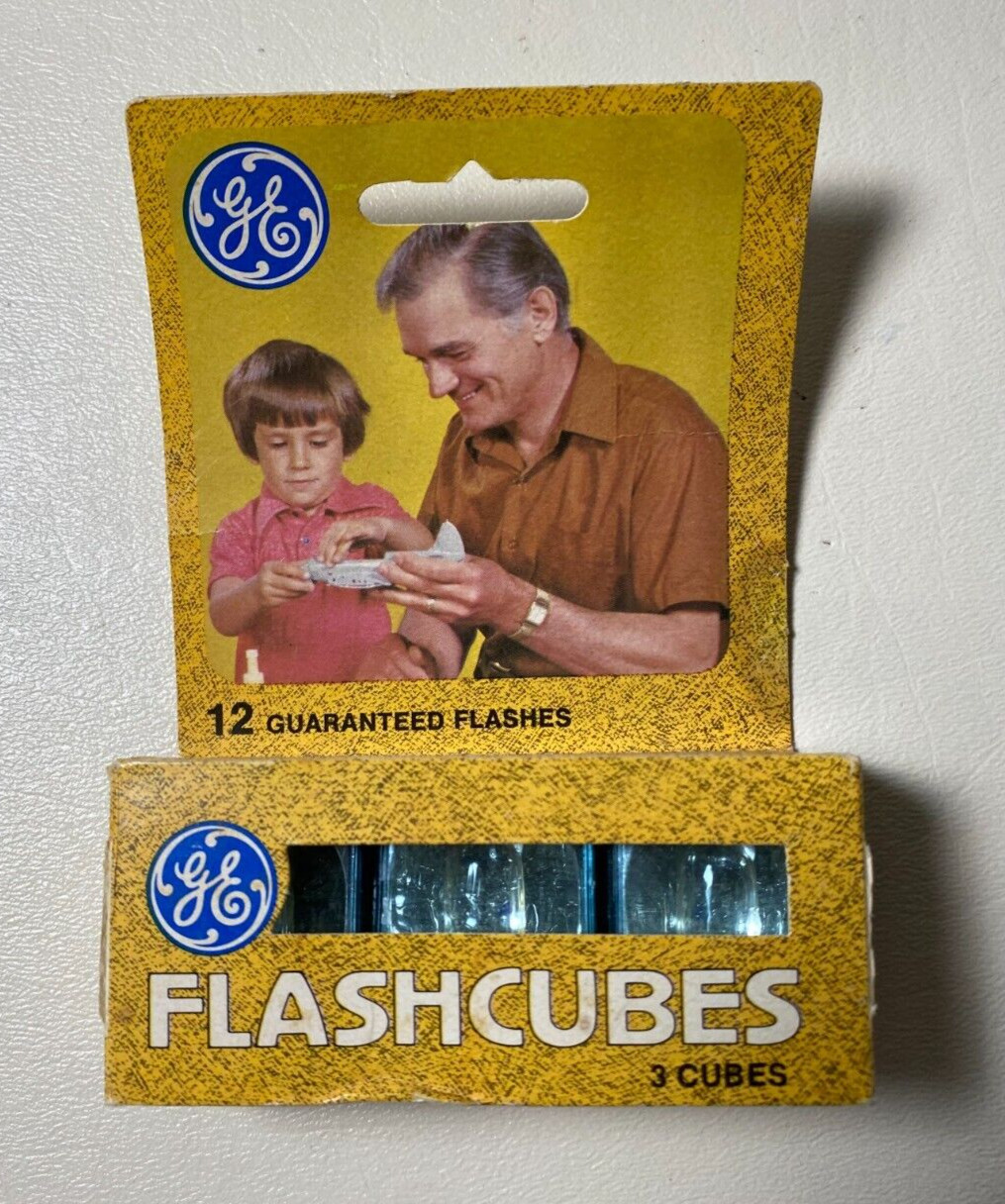 Vintage GE Flashcubes Set/3 12 Flashes New Old Stock