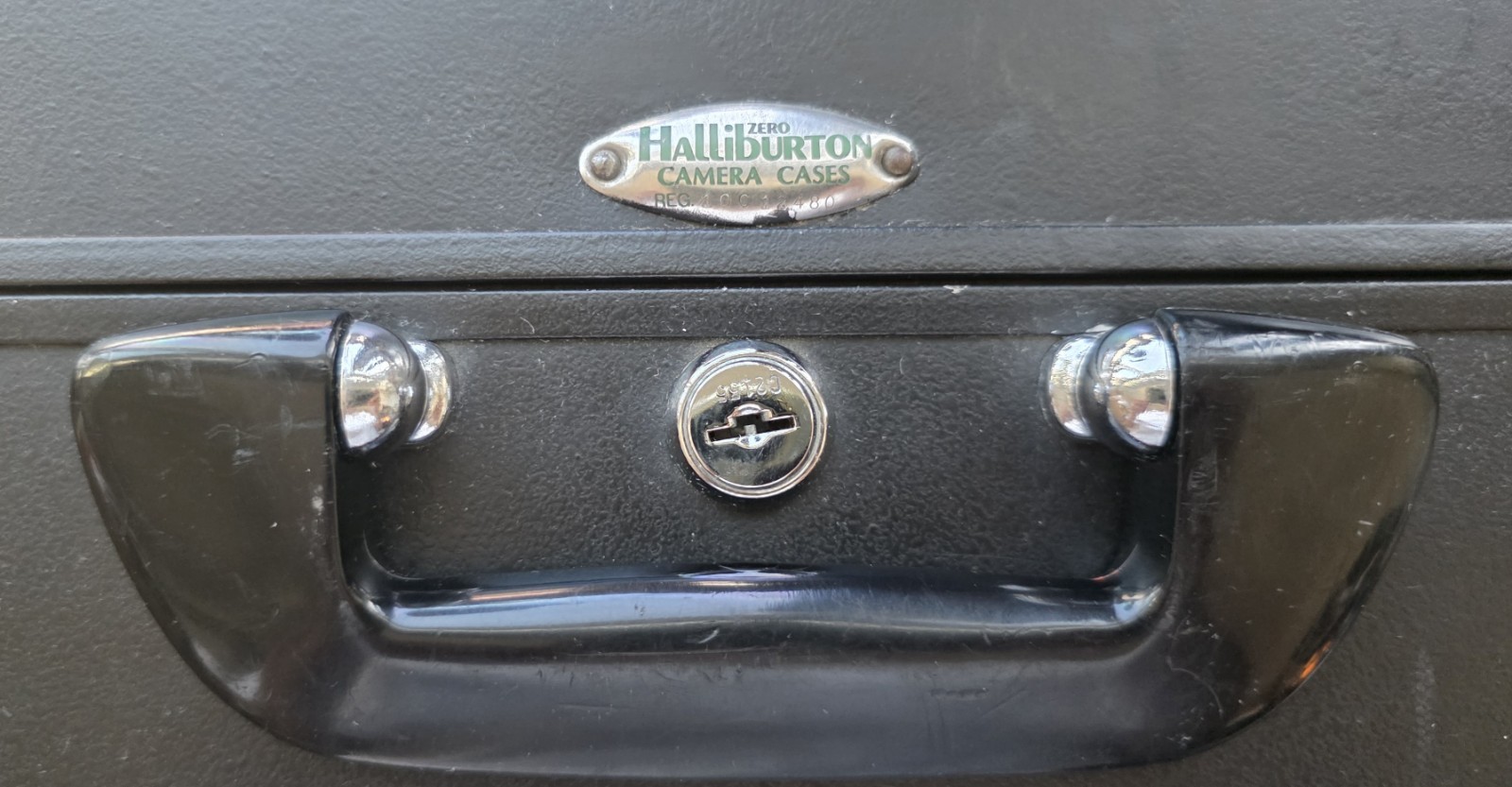 VINTAGE HALLIBURTON Black Metal CAMERA CASE Green Label Key Lock 20x17x7 Foam