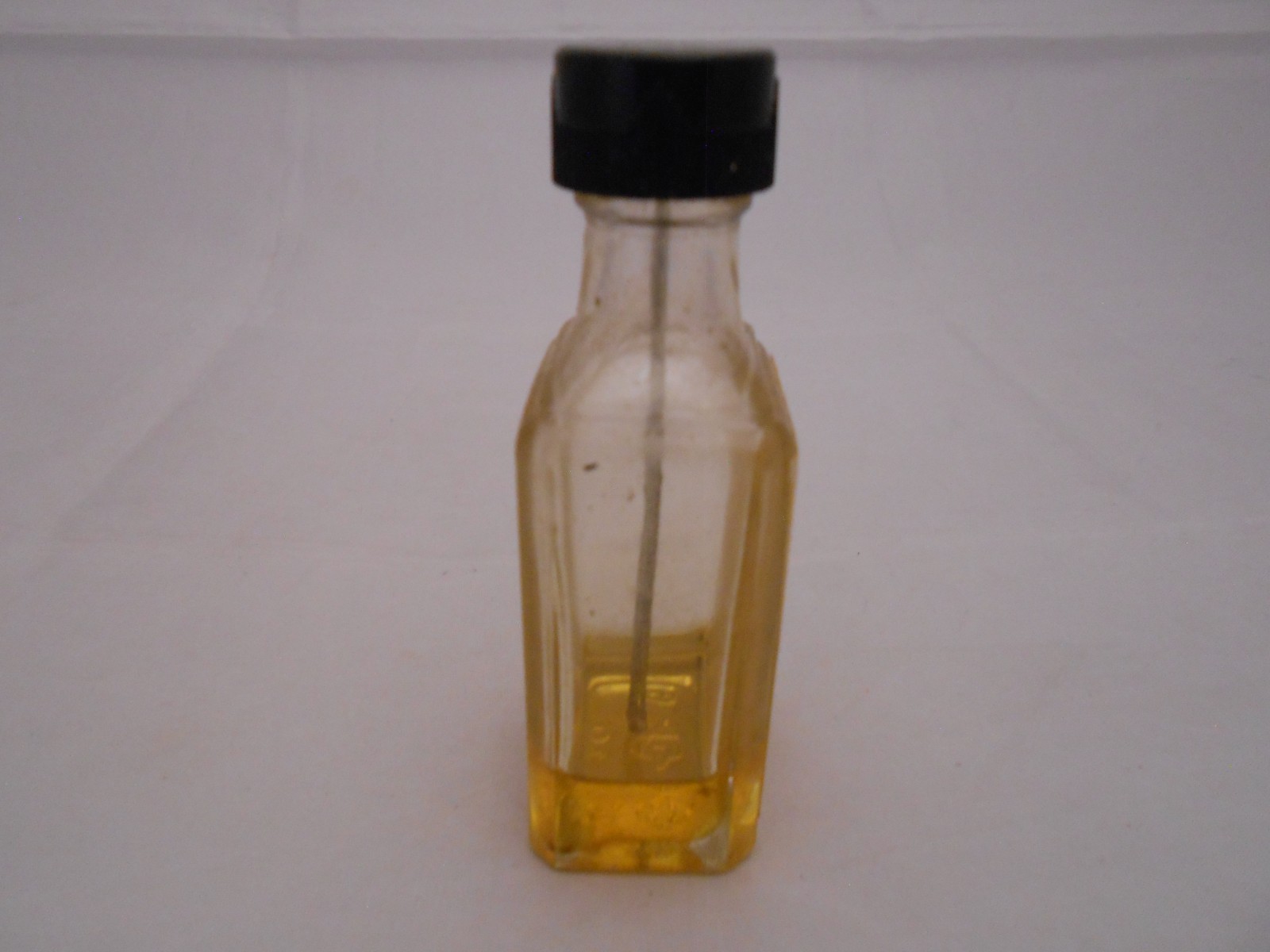 Vintage Kodascope Lubricating Oil w/Box, Partially Filled, Film/Photography