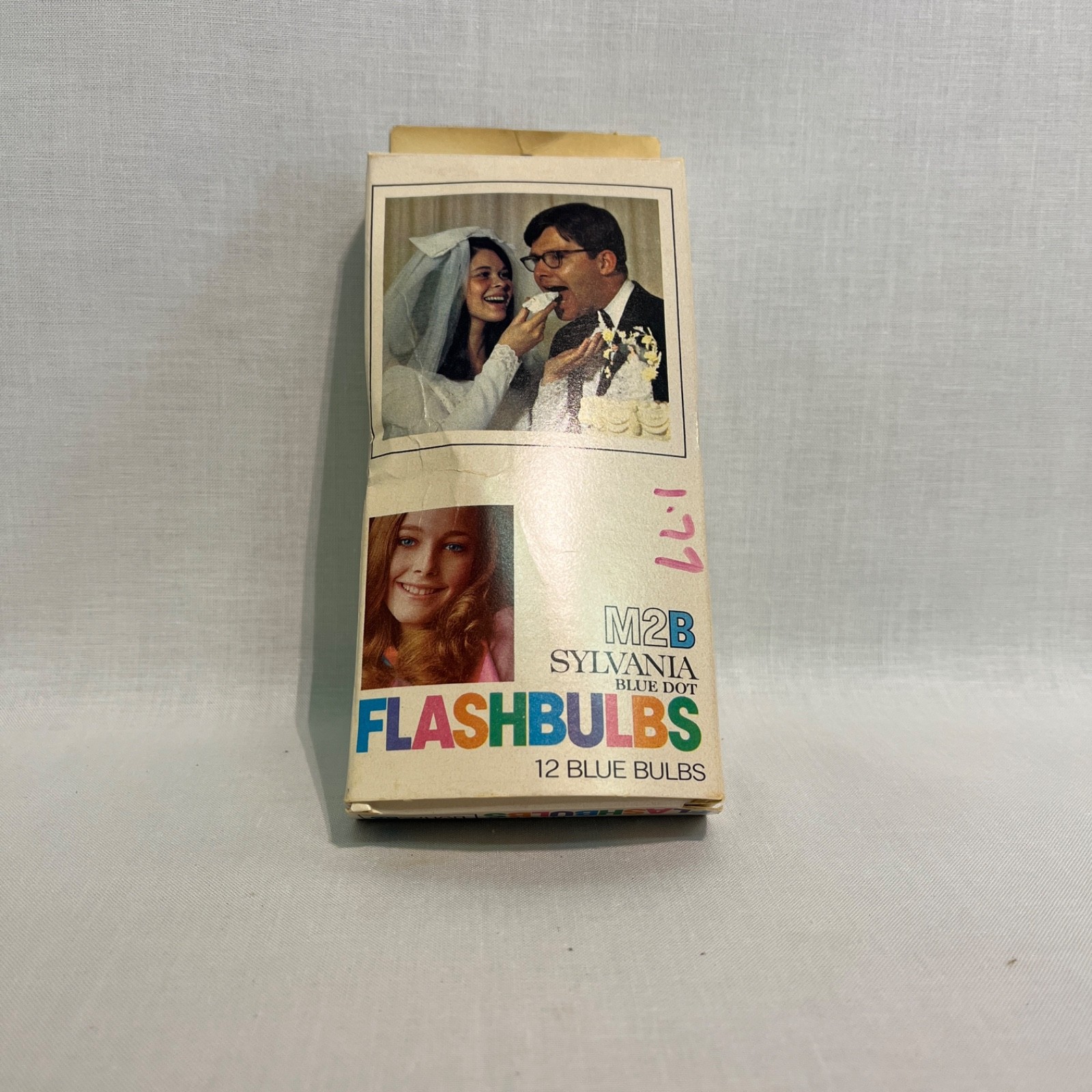 Vintage Sylvania Blue Dot Flash Bulbs M2B In Original Box (ONLY 2 BULBS)