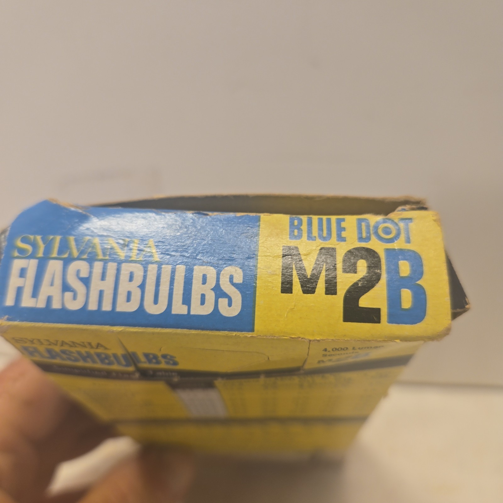 VINTAGE Sylvania Blue Dot Flashbulbs M2B, Box of 11 Flash Camera Bulbs