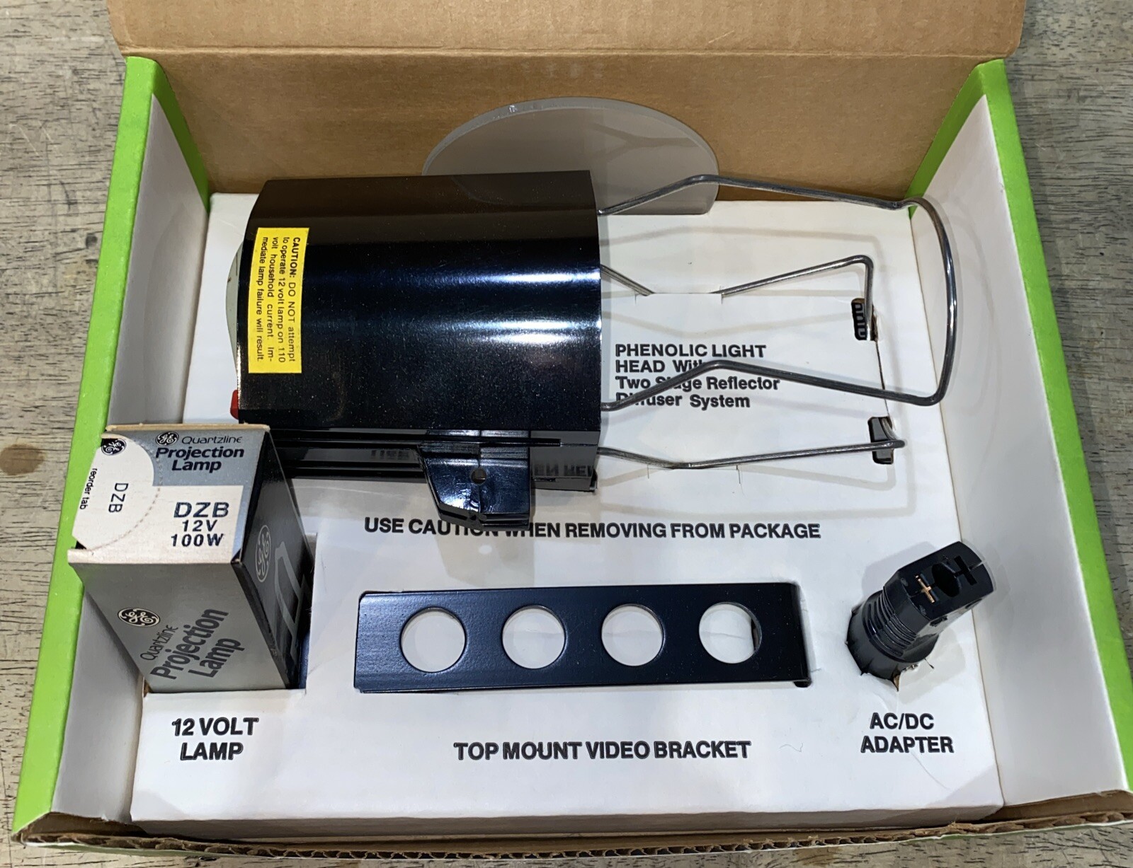 VINTAGE Kenco Dual Beam Video Light AC / DC Very Bright Model T/2 – NEW